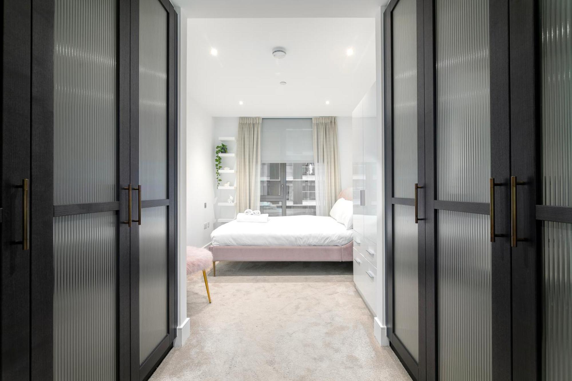 Battersea Power Station 2-bed Flat *