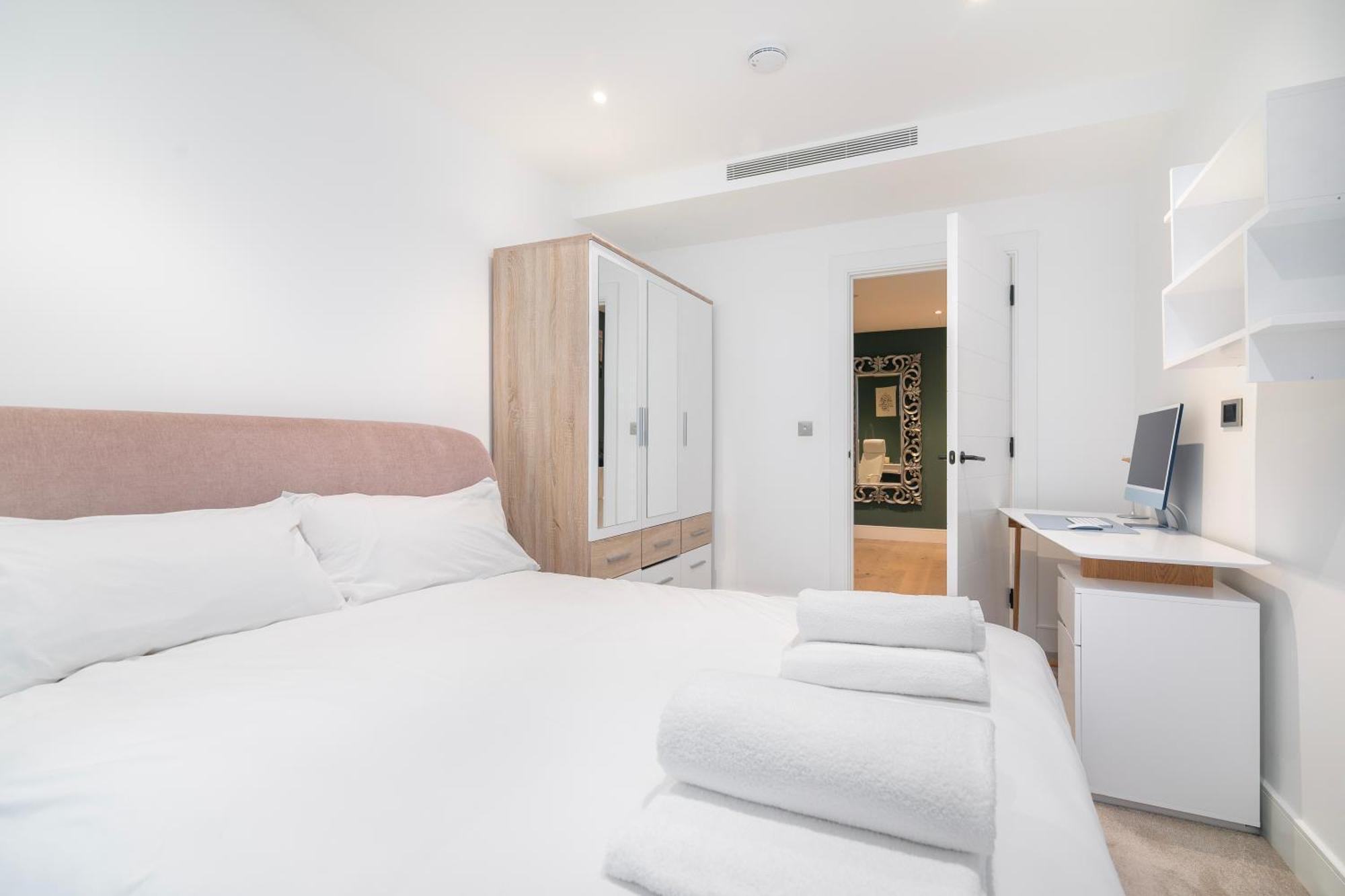 Battersea Power Station 2-bed Flat Lejlighed London