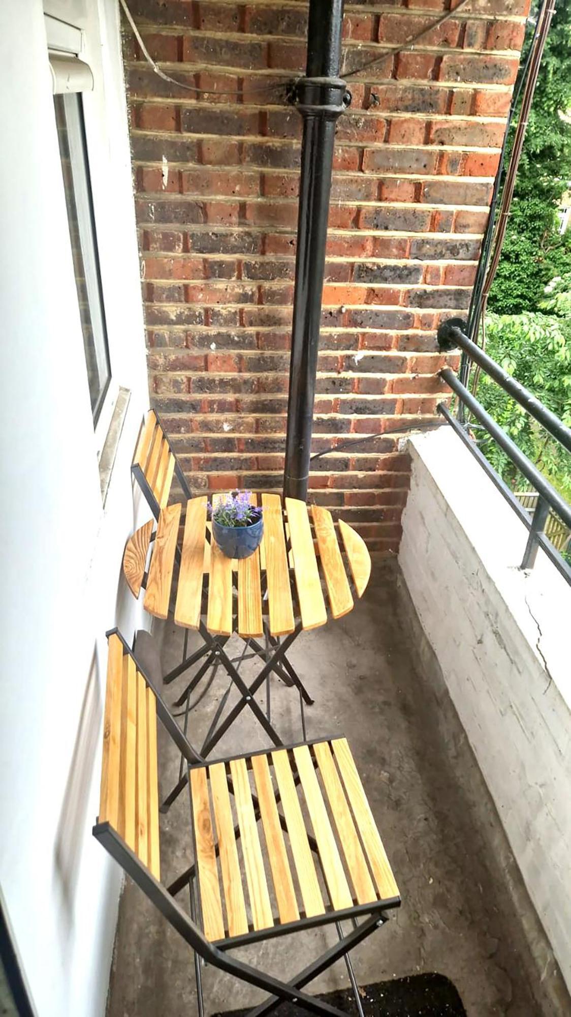 Cozy 2-bedroom Flat With Private Balcony Near Islington Station, Canonbury Appartement