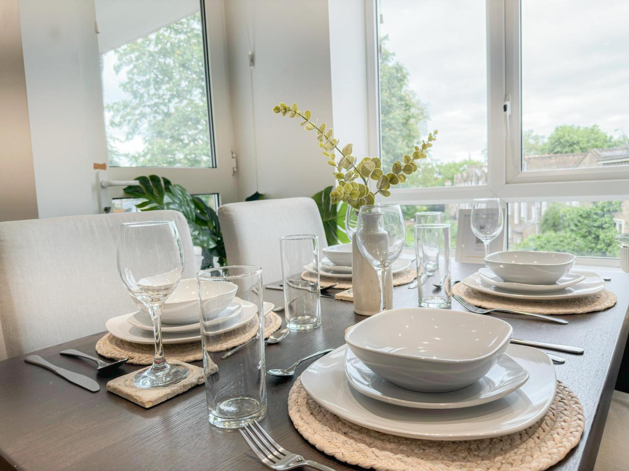 Cozy 2-bedroom Flat With Private Balcony Near Islington Station, Canonbury Appartement *