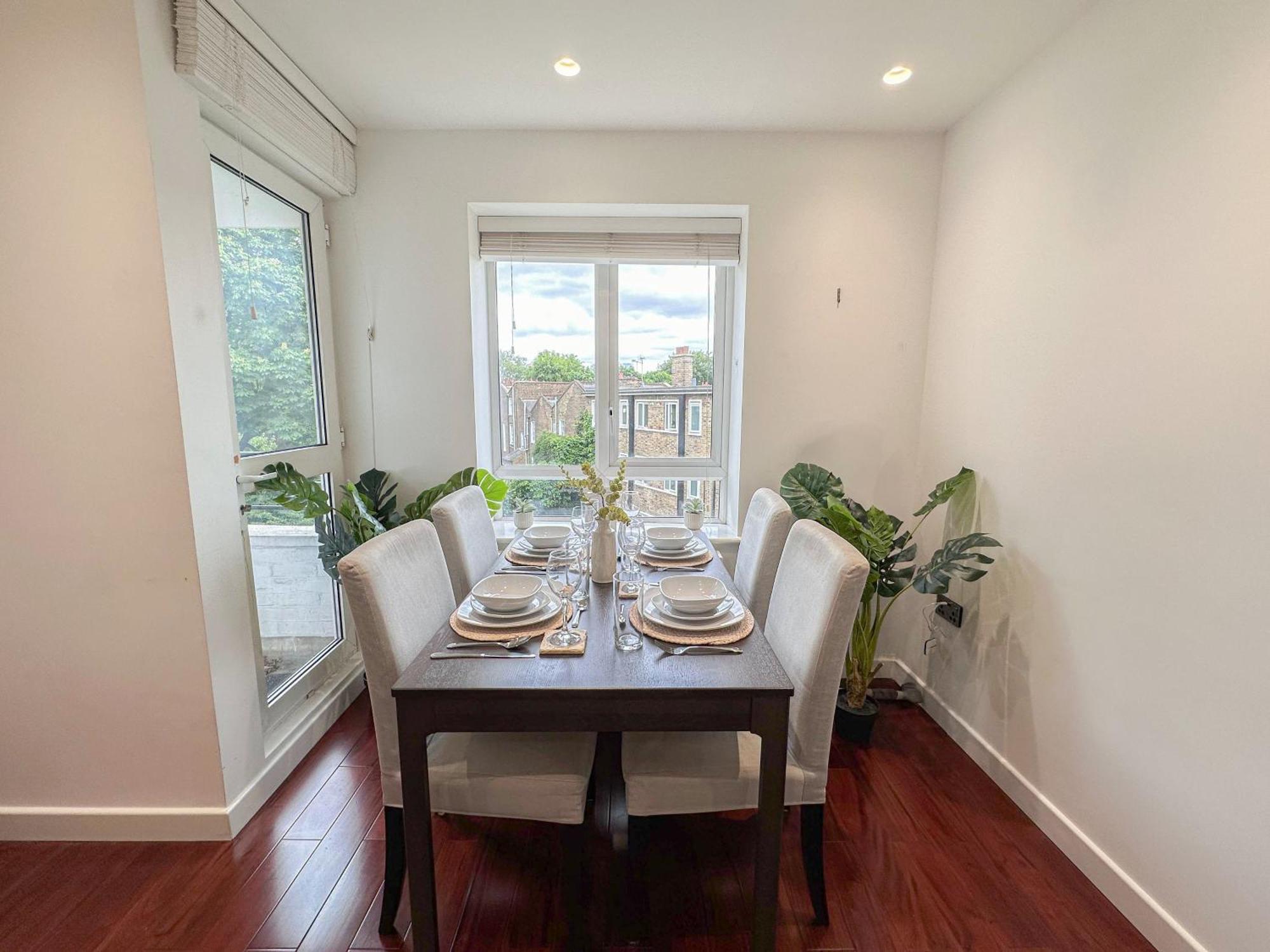 Cozy 2-bedroom Flat With Private Balcony Near Islington Station, Canonbury Londres