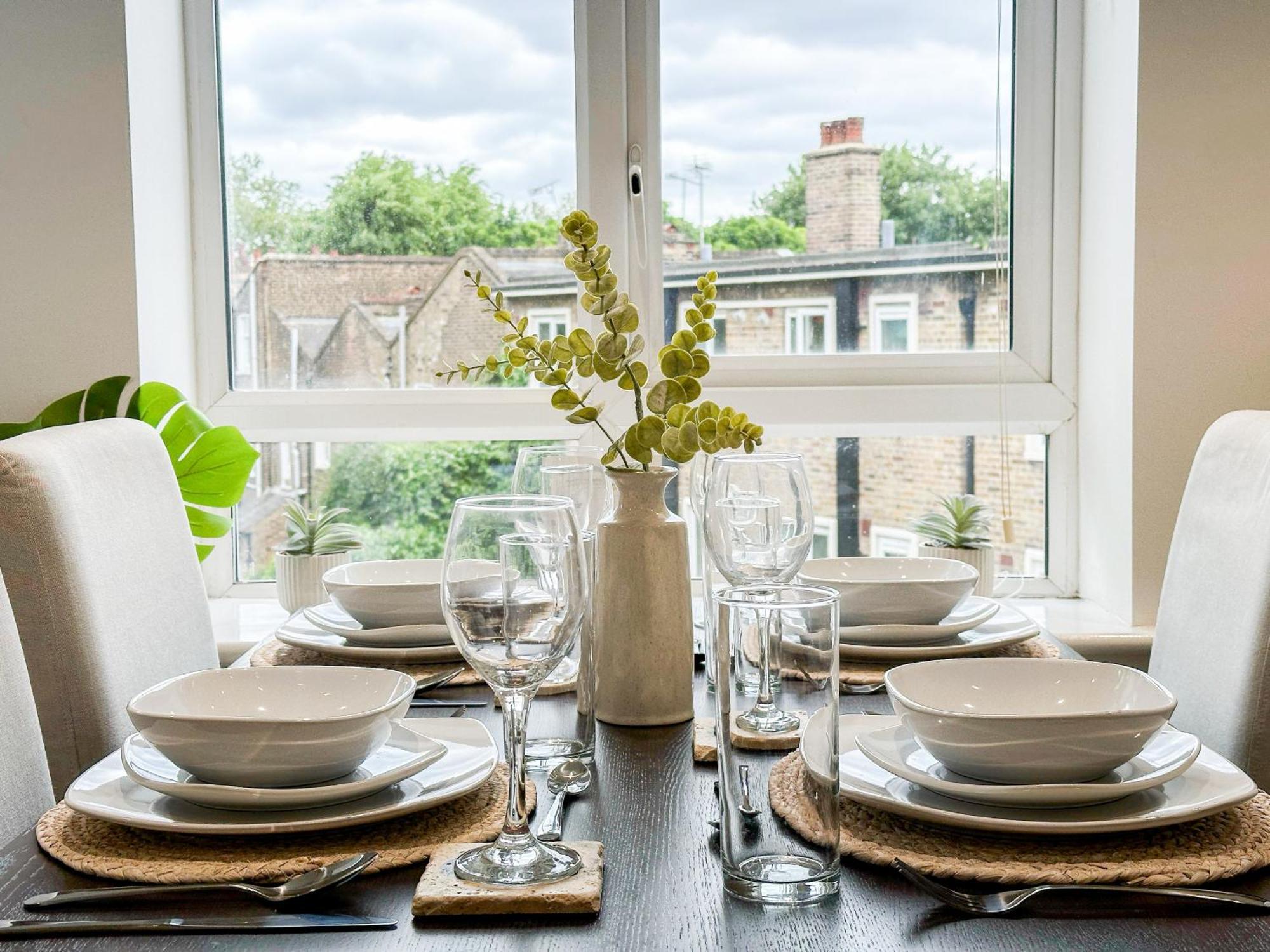 Cozy 2-bedroom Flat With Private Balcony Near Islington Station, Canonbury Londres