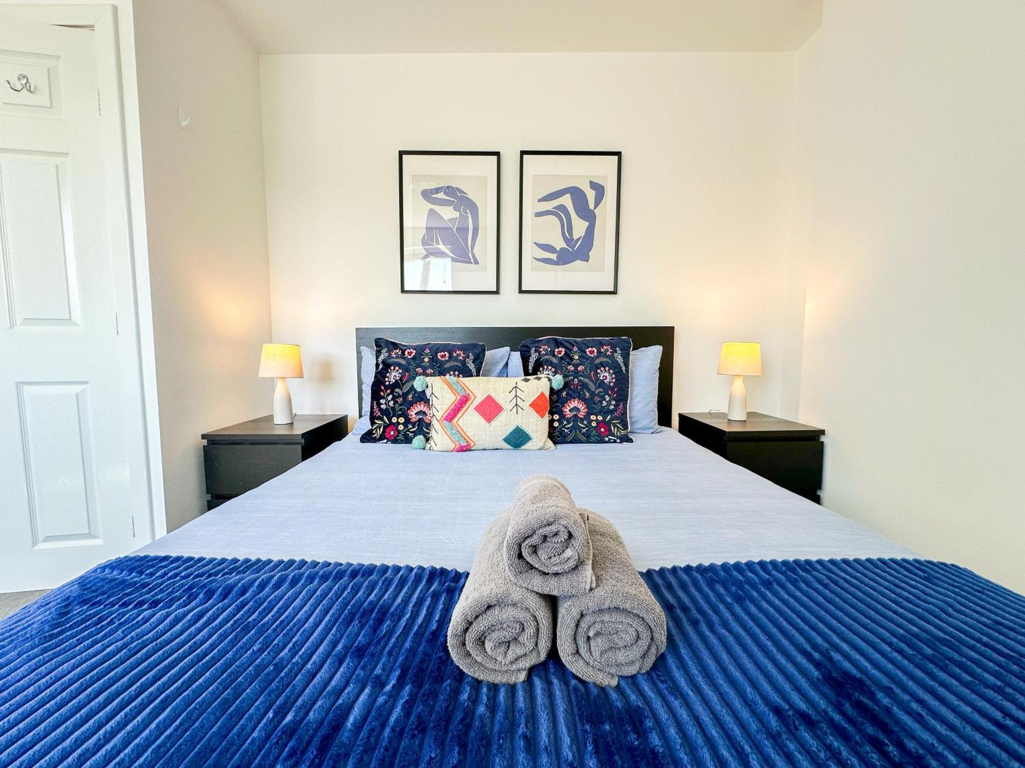 Cozy 2-bedroom Flat With Private Balcony Near Islington Station, Canonbury * Londres