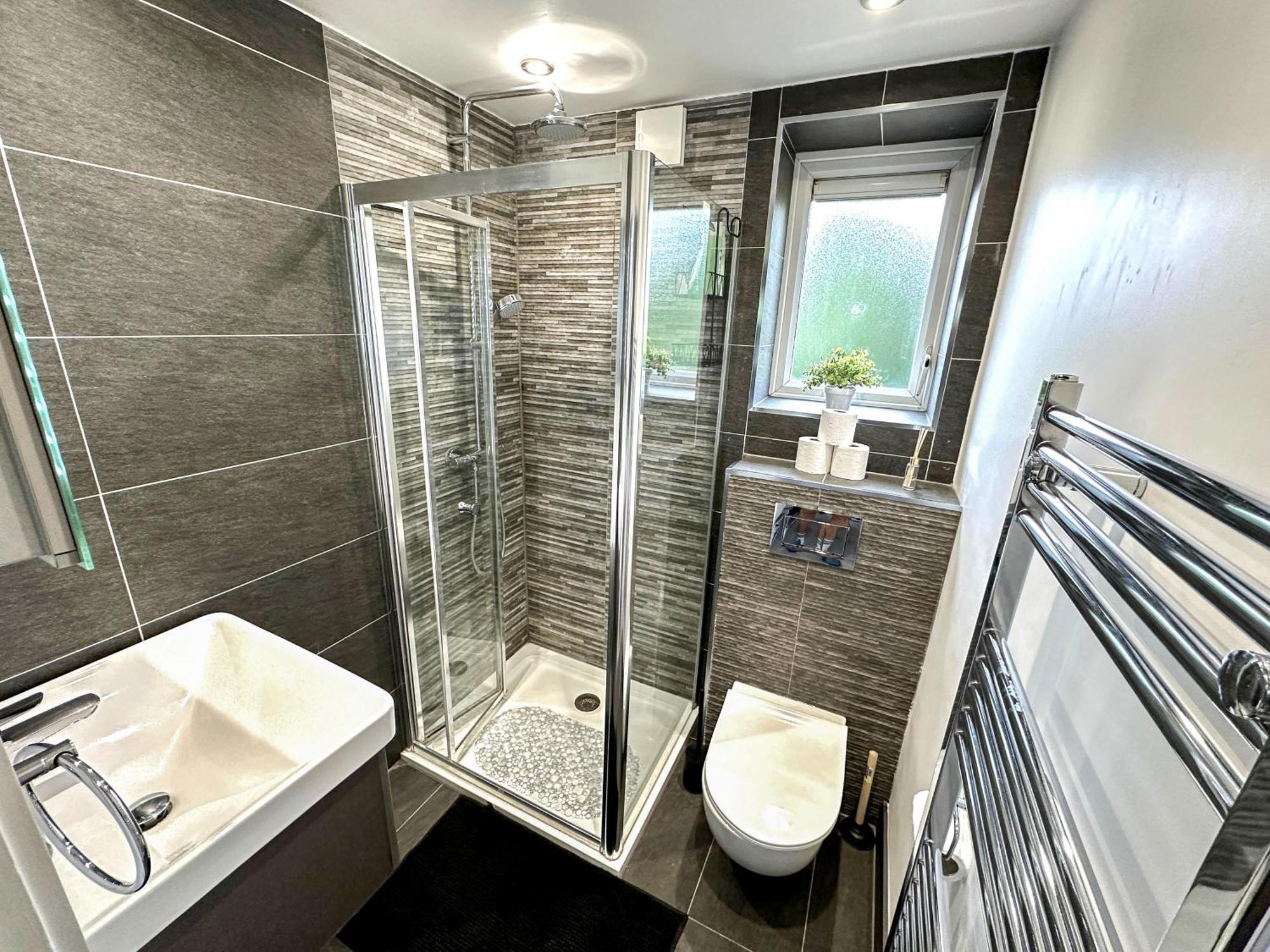 Cozy 2-bedroom Flat With Private Balcony Near Islington Station, Canonbury Londres