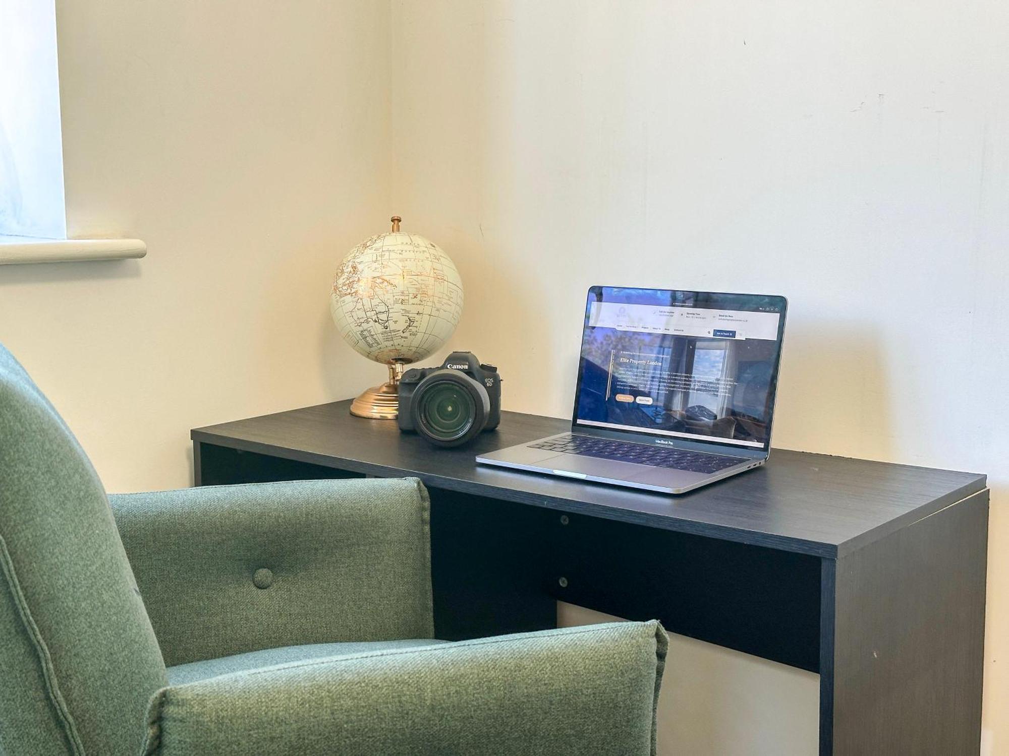 Cozy 2-bedroom Flat With Private Balcony Near Islington Station, Canonbury Appartement *