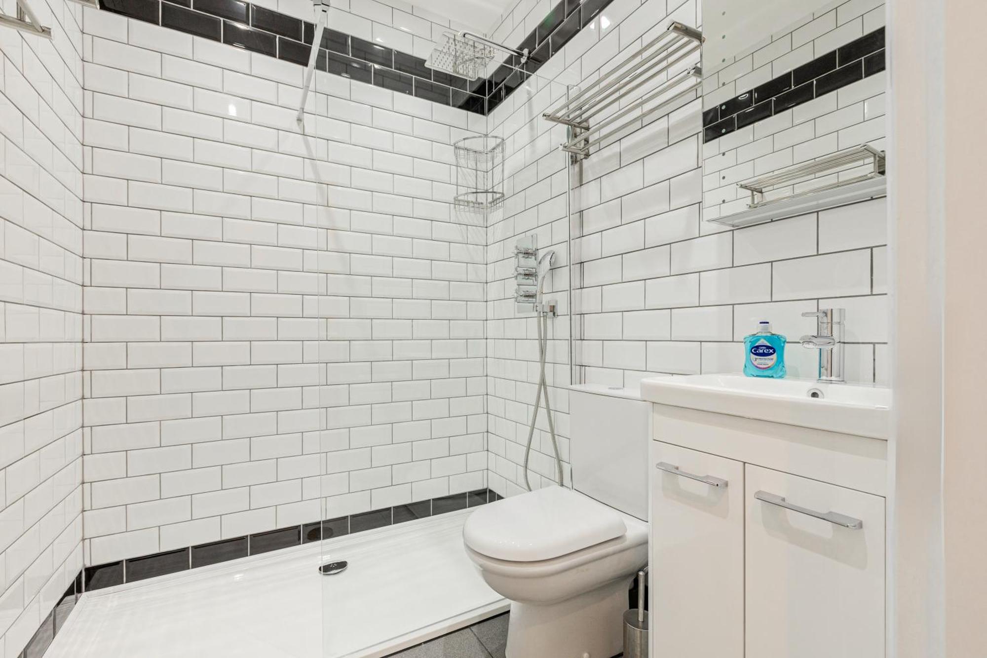 Charming 2br Flat W Garden, 10min Clapham South St Lejlighed London