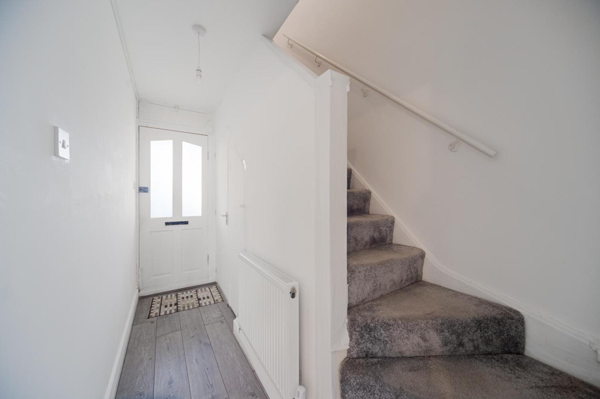 Apartment 3 Bedroom Flat In Greater *