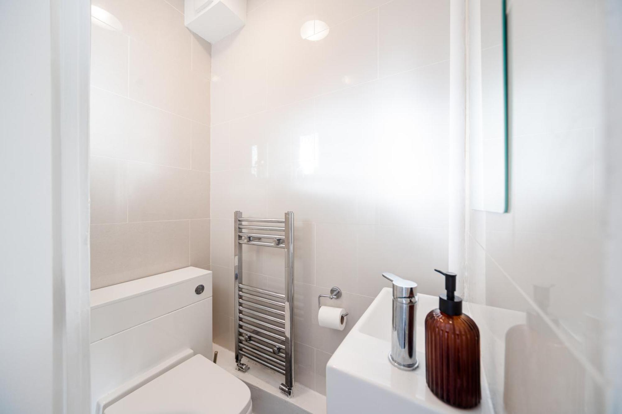 Apartment 3 Bedroom Flat In Greater *