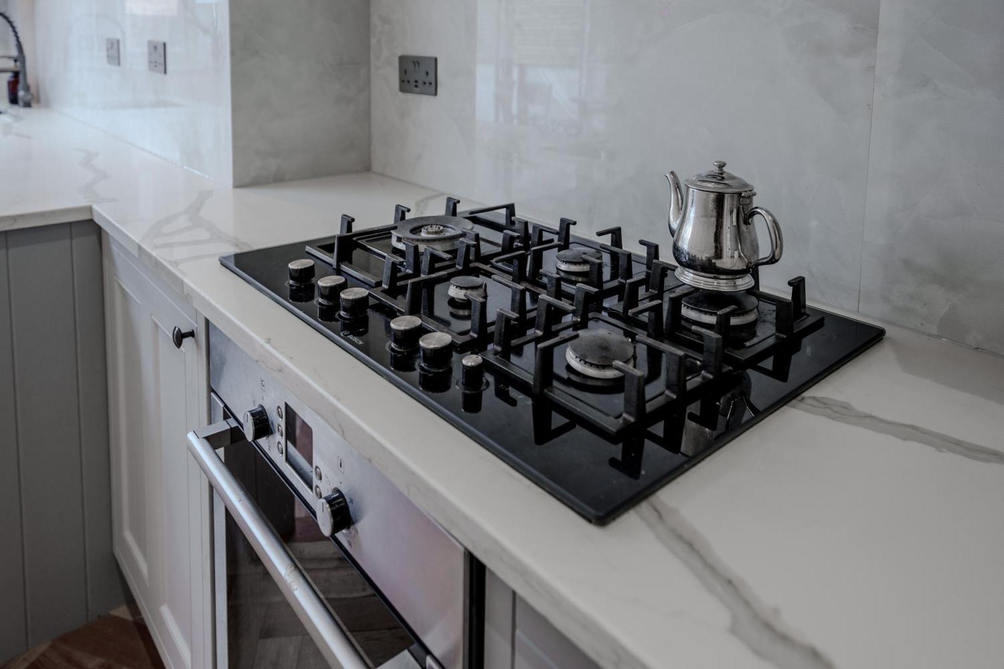 Wembley Lovely 6 Bed House Sleeps Up To 14 Vakantiehuis Londen