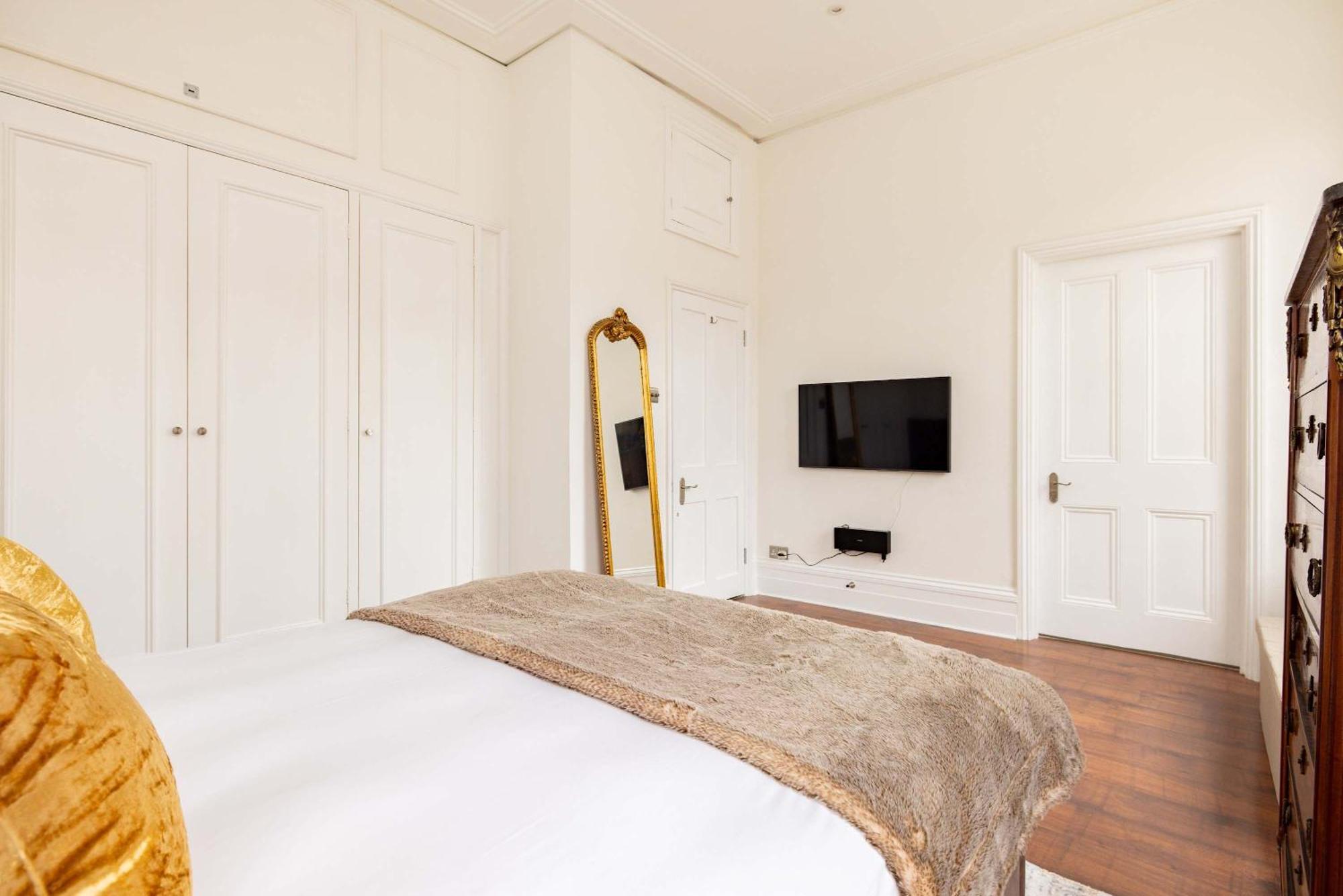 Apartment Light-filled 2-bedroom Chelsea London
