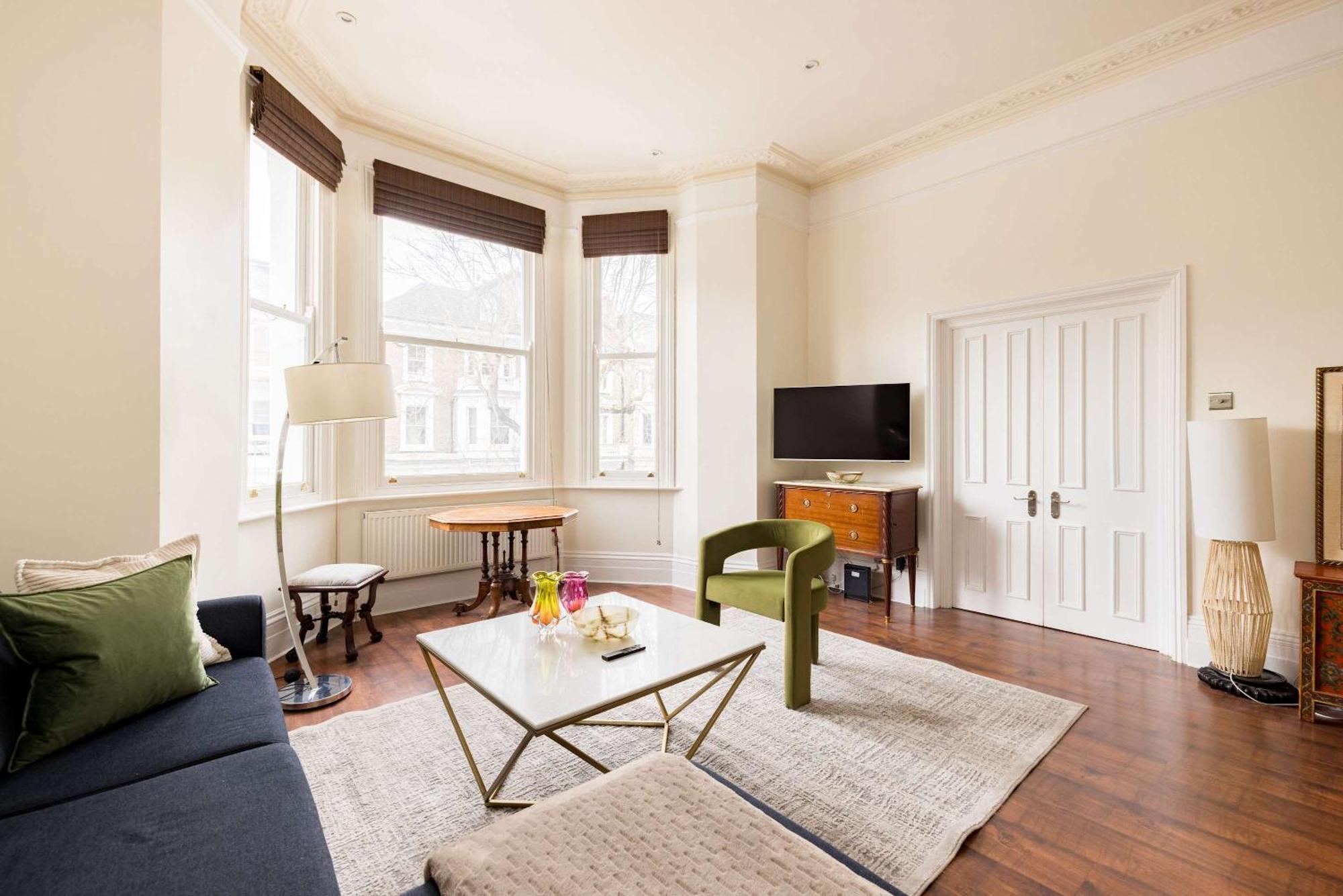 Light-filled 2-bedroom Chelsea Lägenhet London