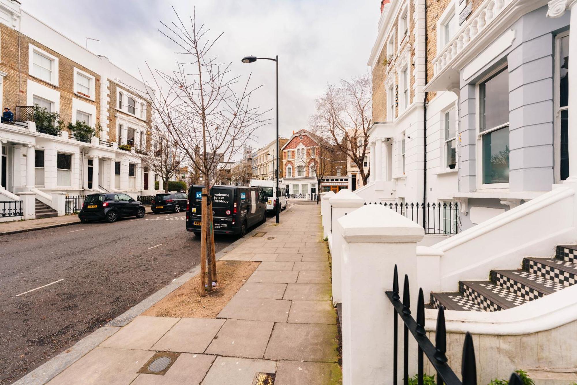 2 Bed Portobello Rd - Moments From Tube! * Londen