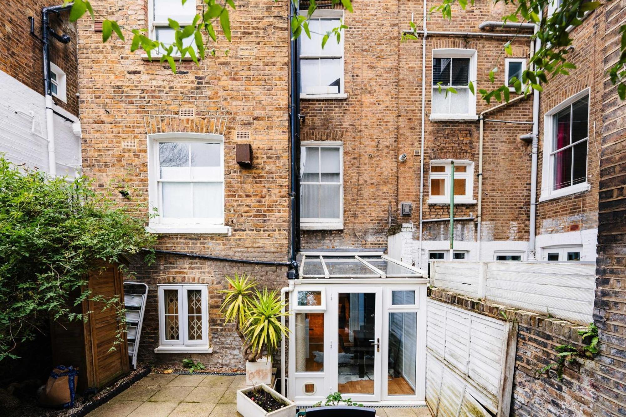 2 Bed Portobello Rd - Moments From Tube! Vakantiehuis Londen