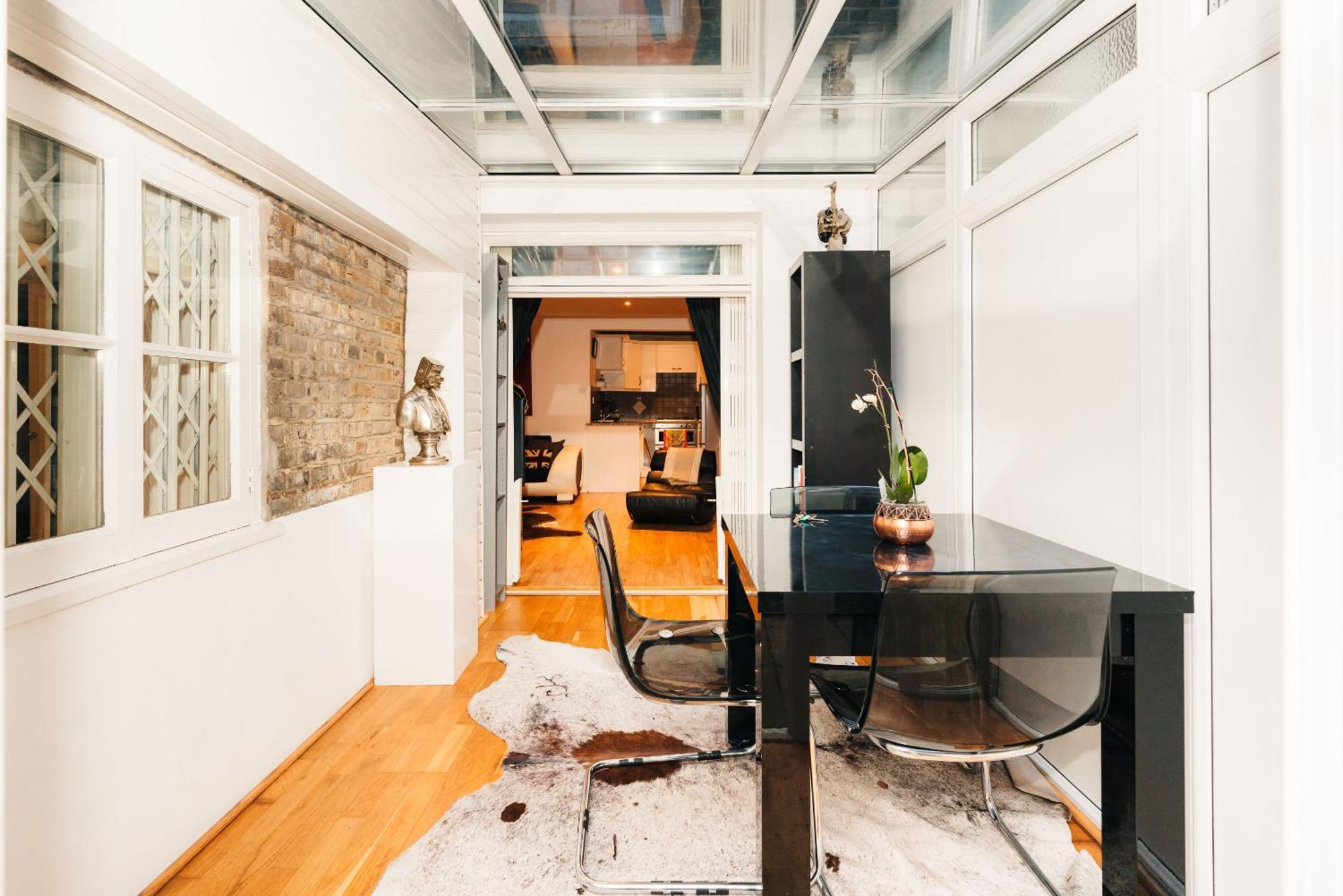 2 Bed Portobello Rd - Moments From Tube! Londen