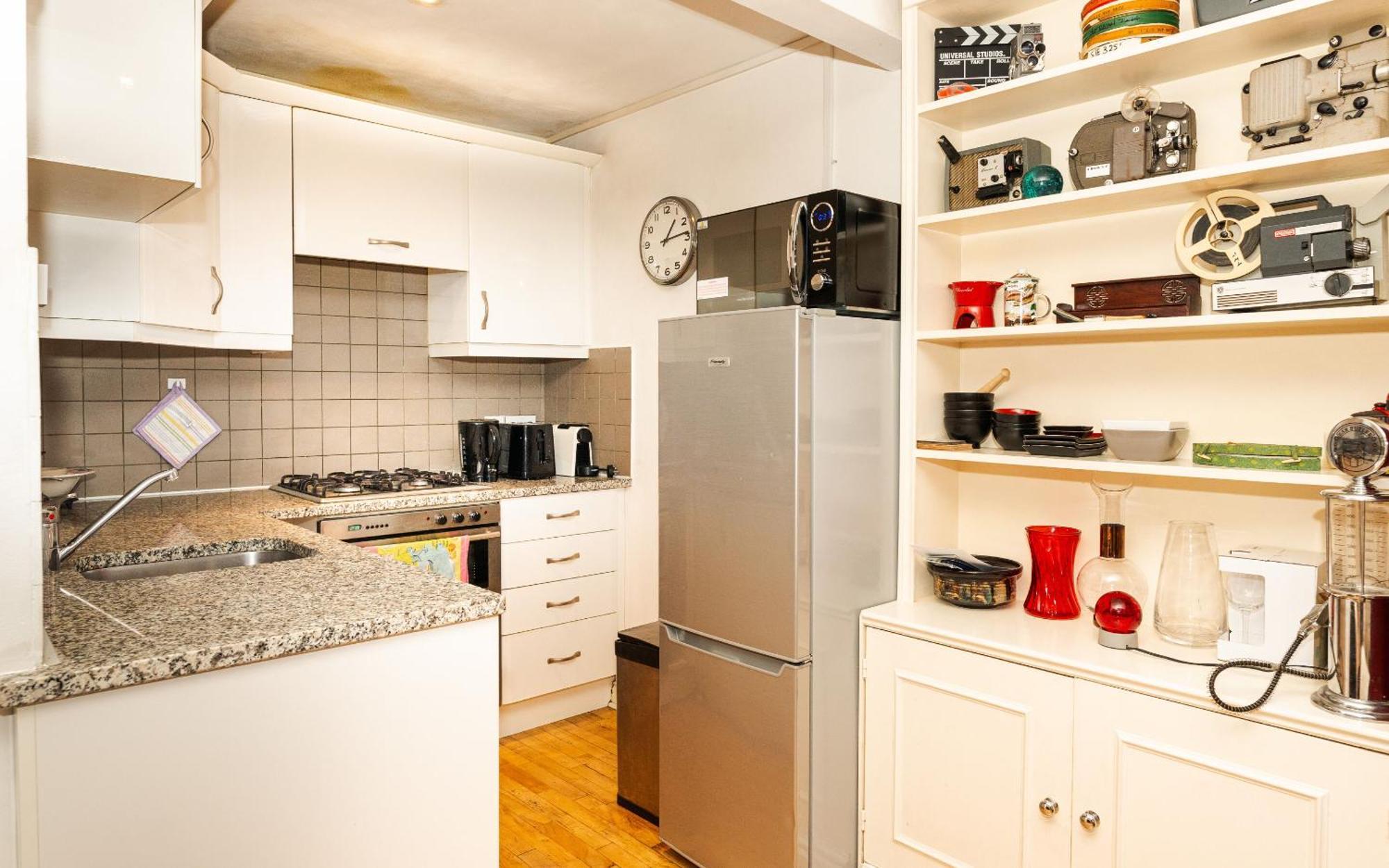 2 Bed Portobello Rd - Moments From Tube! Londen