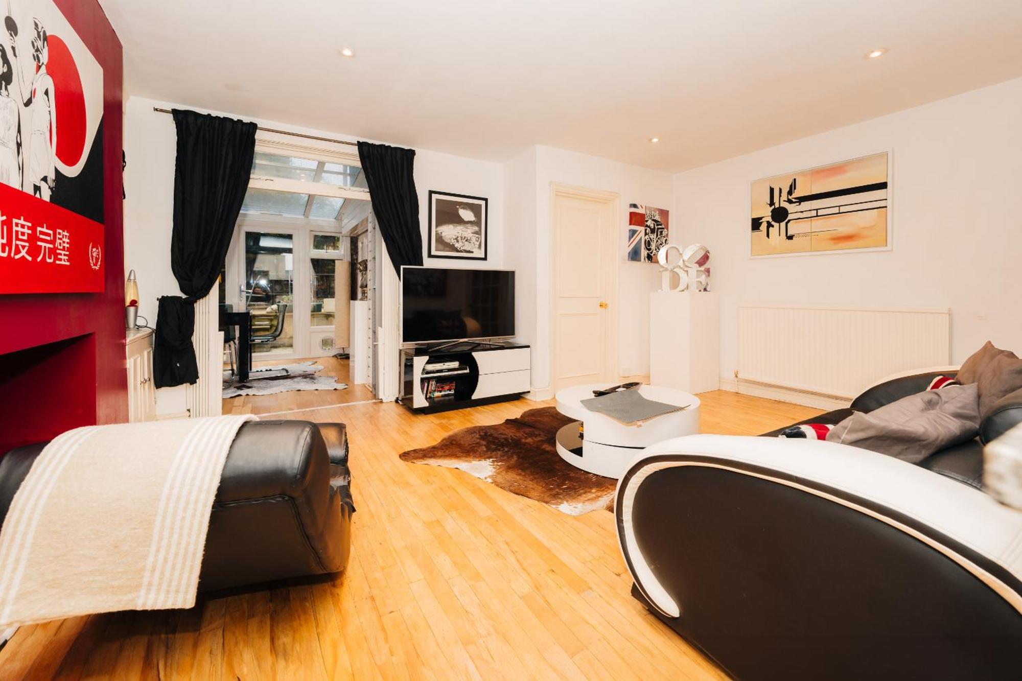 2 Bed Portobello Rd - Moments From Tube! Vakantiehuis