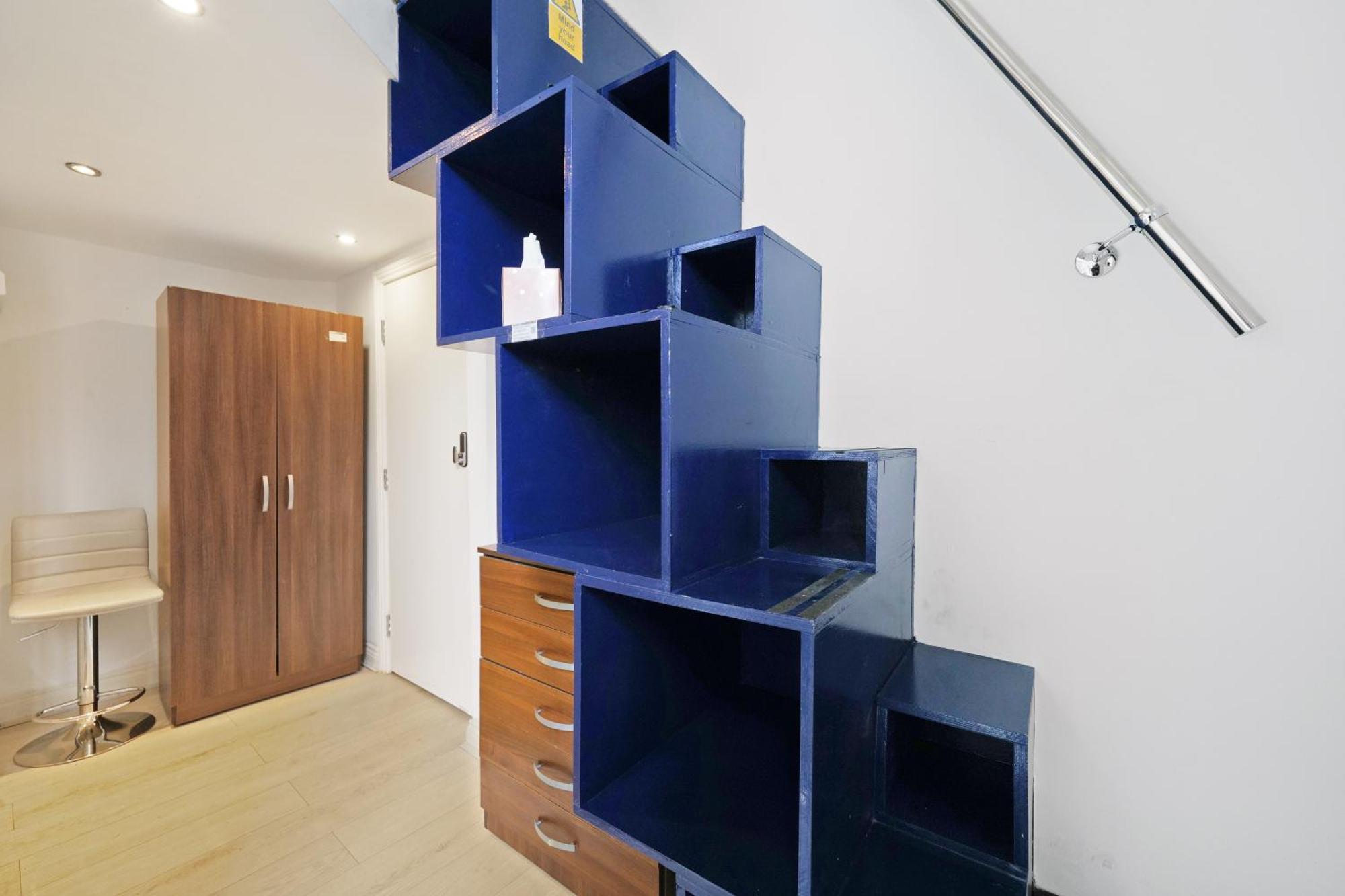Cozy Split-level Studio *