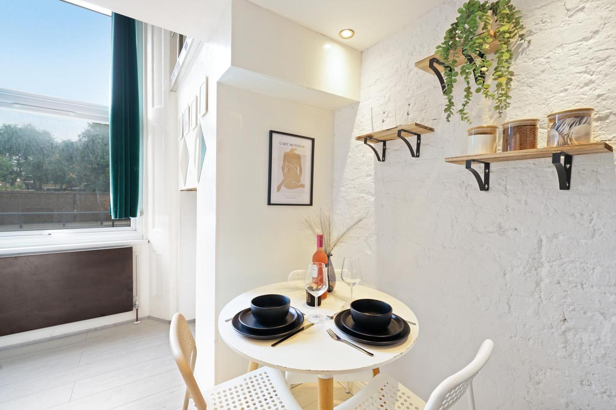 Cozy Split-level Studio Apartment *