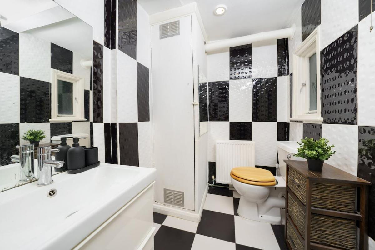 Stunning 2 Bed Flat In Central Fulham Lägenhet