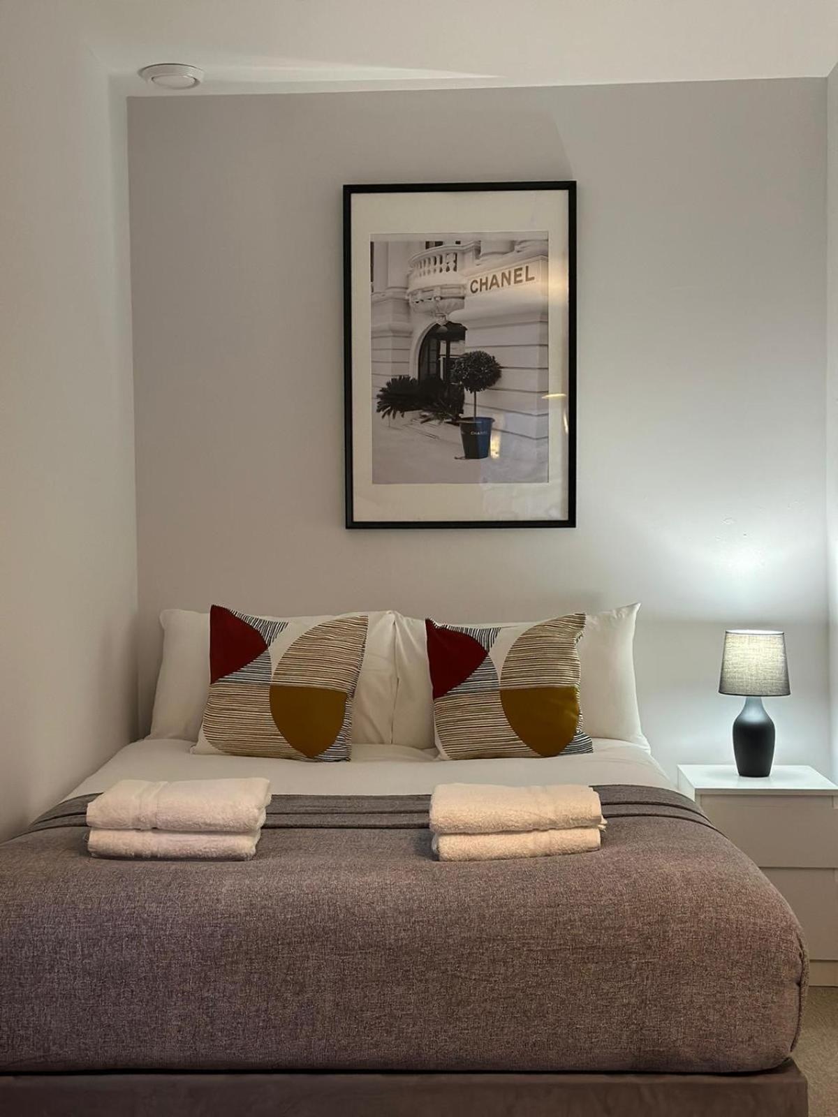 Modern 2 Bedroom Flat In Golders Green *