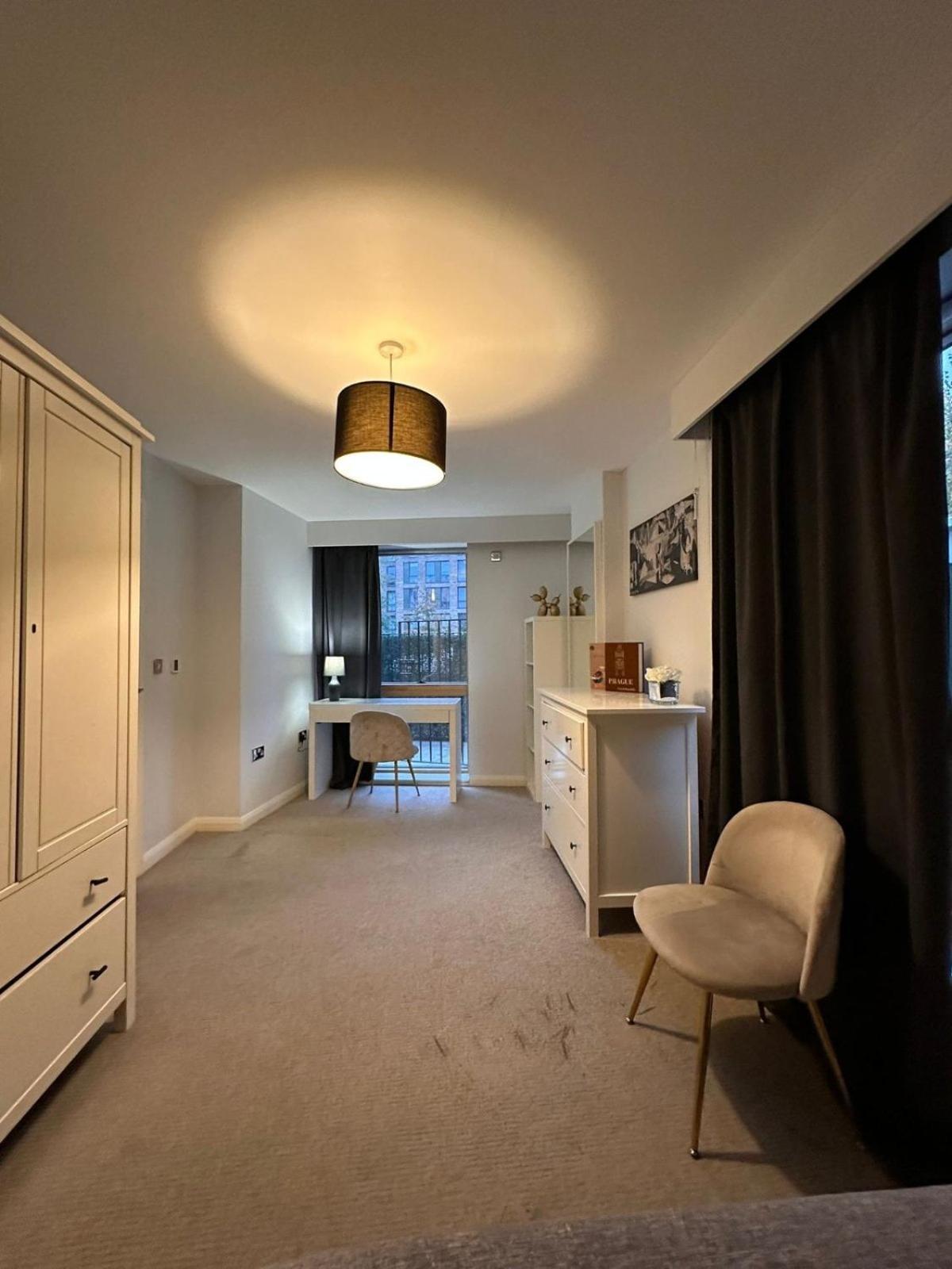 Modern 2 Bedroom Flat In Golders Green *