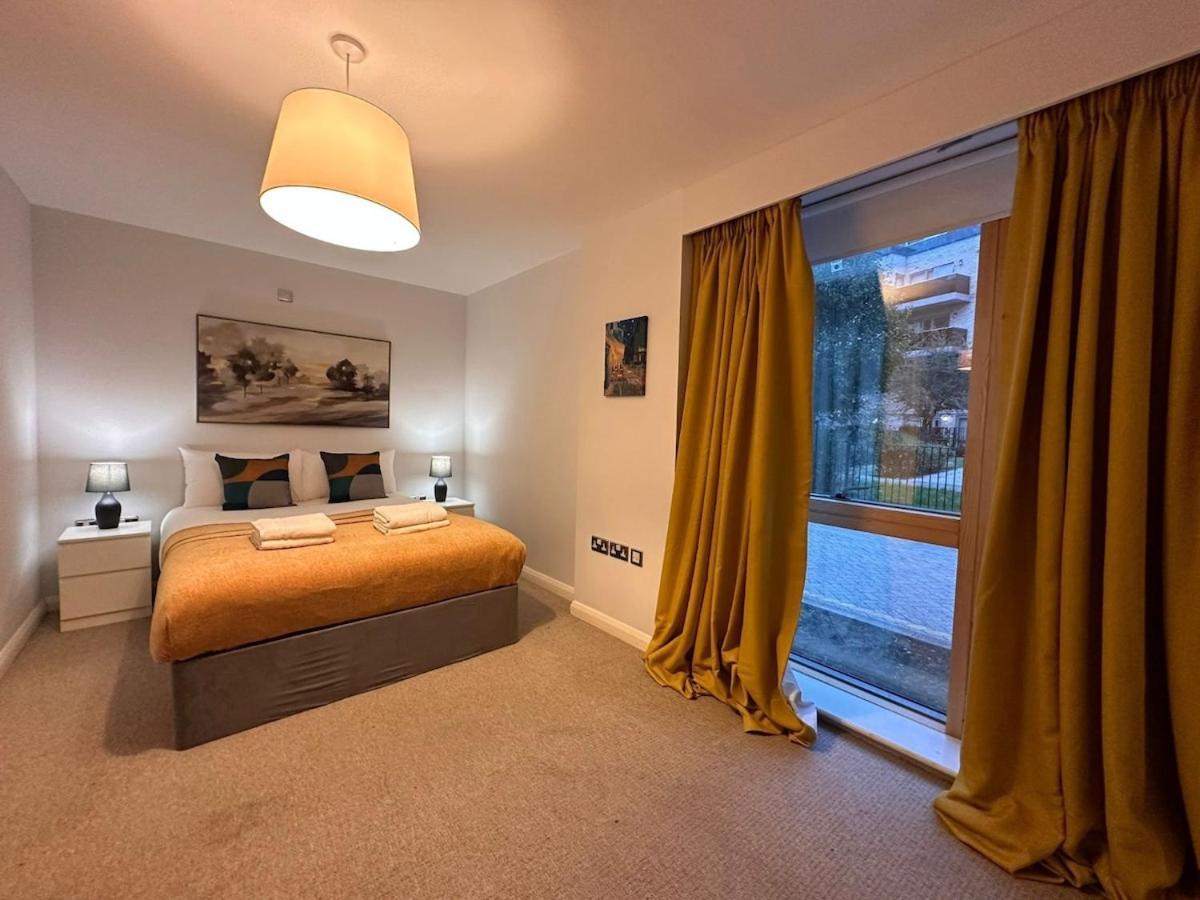 Modern 2 Bedroom Flat In Golders Green *