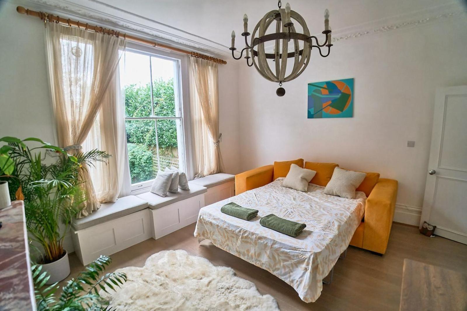 Bright Cozy Garden Retreat W Fast Wifi & 5min To Tube Subway Metro & Close To Park & Street Parking P4p Lägenhet