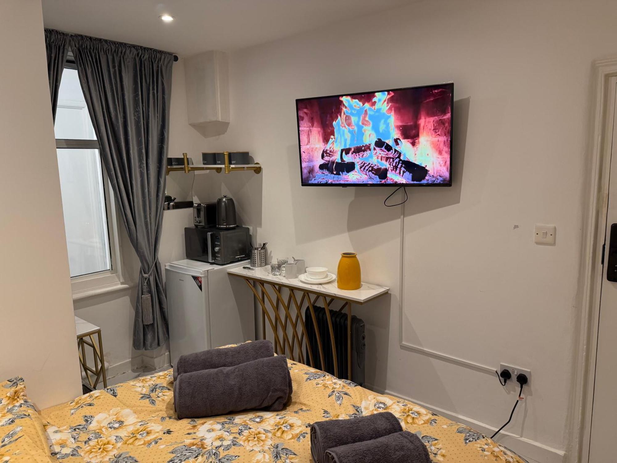 Privatunterkunft Luxury In Victoria, 7 Minutes Walk To Victoria Station, 2 *