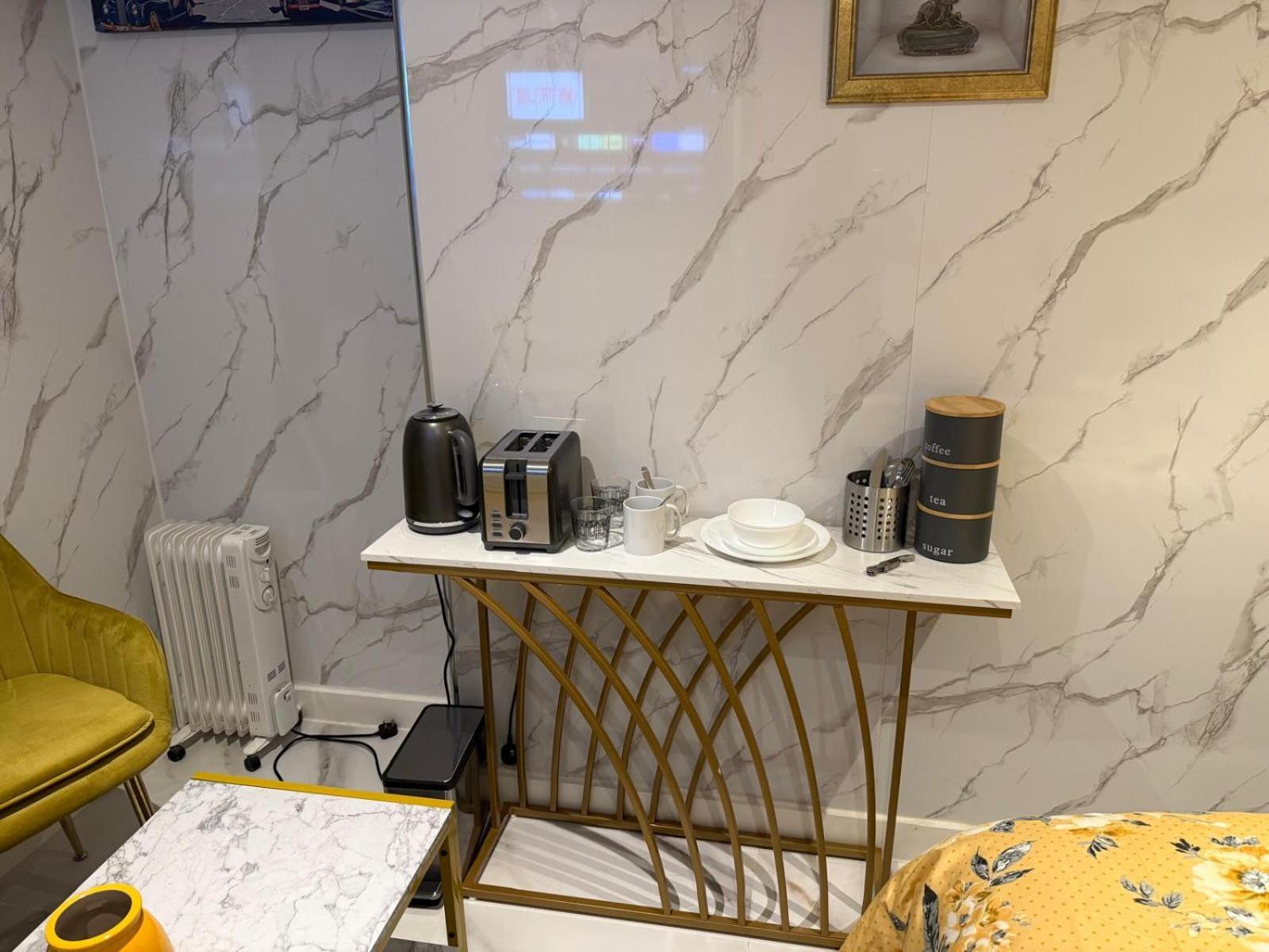 Séjour chez l'habitant Luxury In Victoria, 7 Minutes Walk To Victoria Station, 1