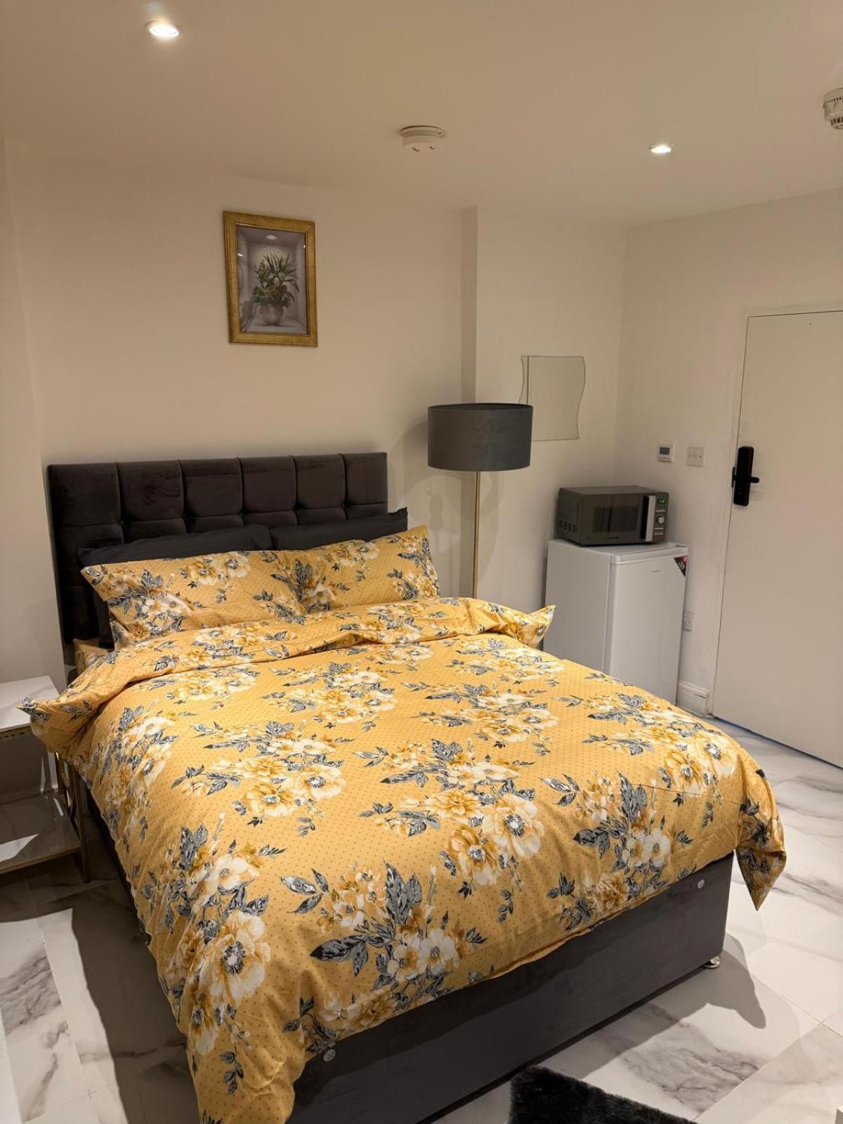 Luxury In Victoria, 7 Minutes Walk To Victoria Station, 1 Séjour chez l'habitant *