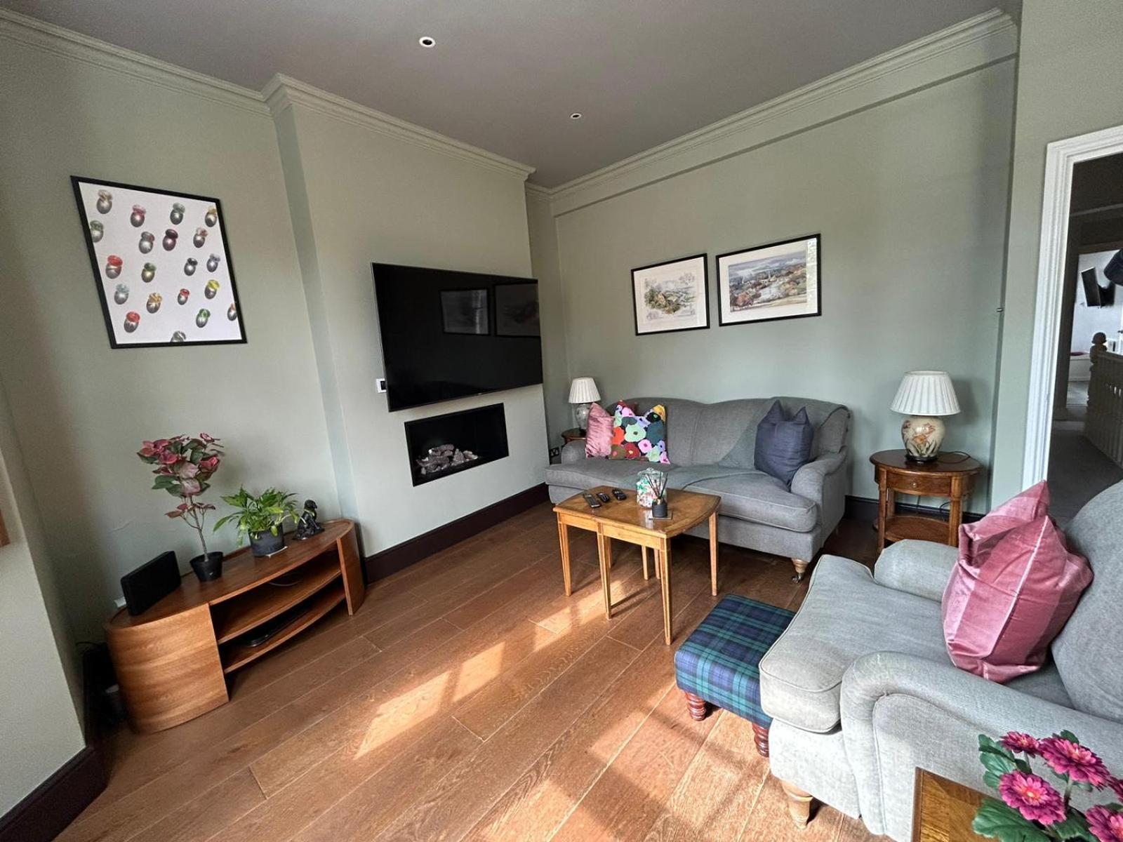 Appartamento Beautiful And Spacious 2 Bed, 2 Bath Bordering Fulham And Chelsea - Entire With Private Entrance