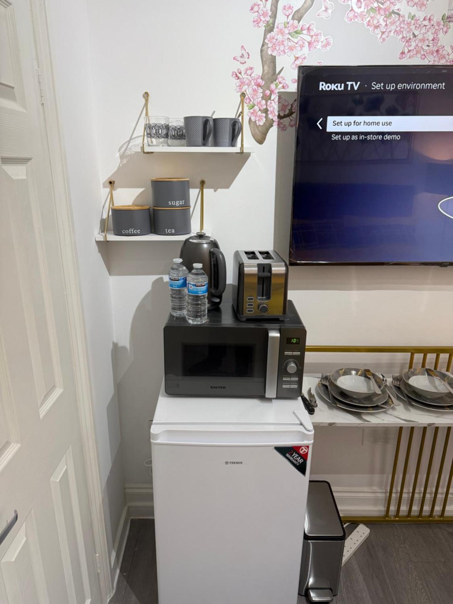 Luxury In Victoria, 7 Minutes Walk To Victoria Station, 7 Londen
