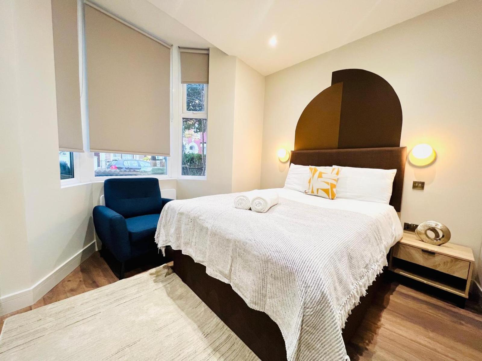 Holly A Mini Great Location For Tourist!!! Pensionat London