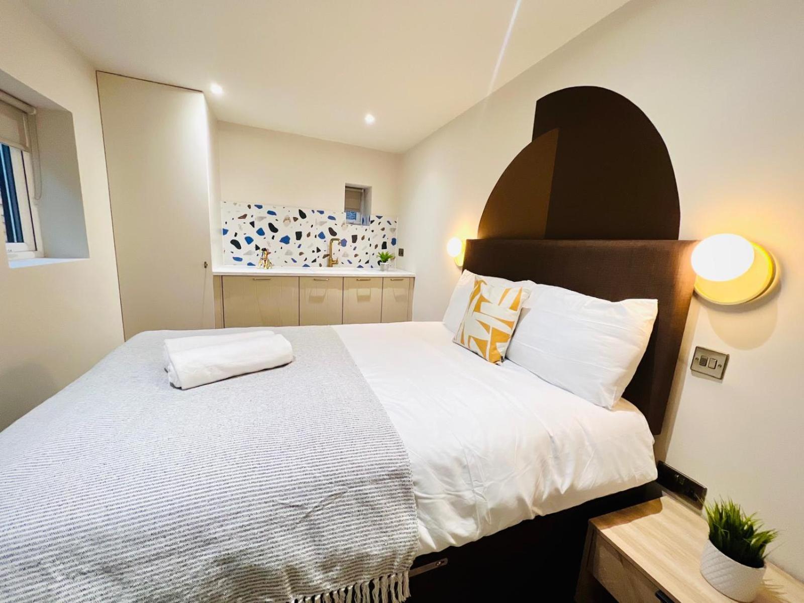 Holly A Mini Great Location For Tourist!!! Pensionat