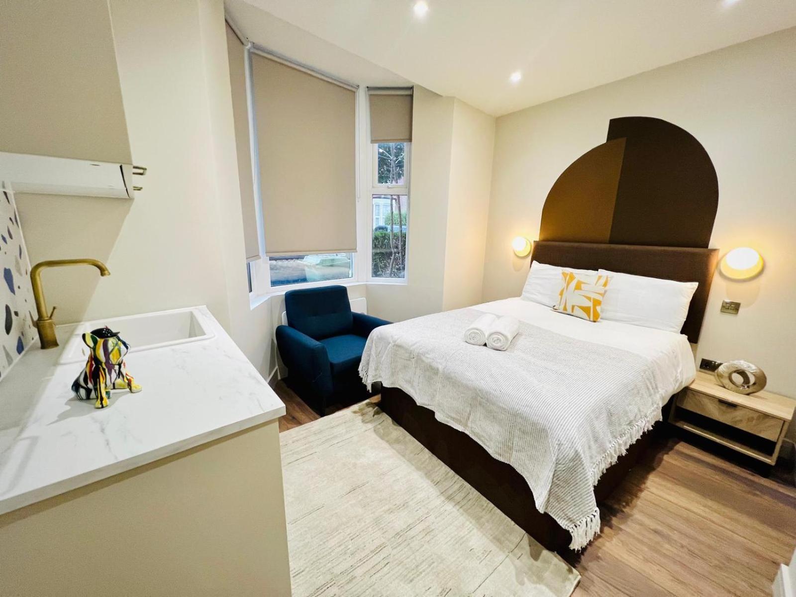 Holly A Mini Great Location For Tourist!!! * London