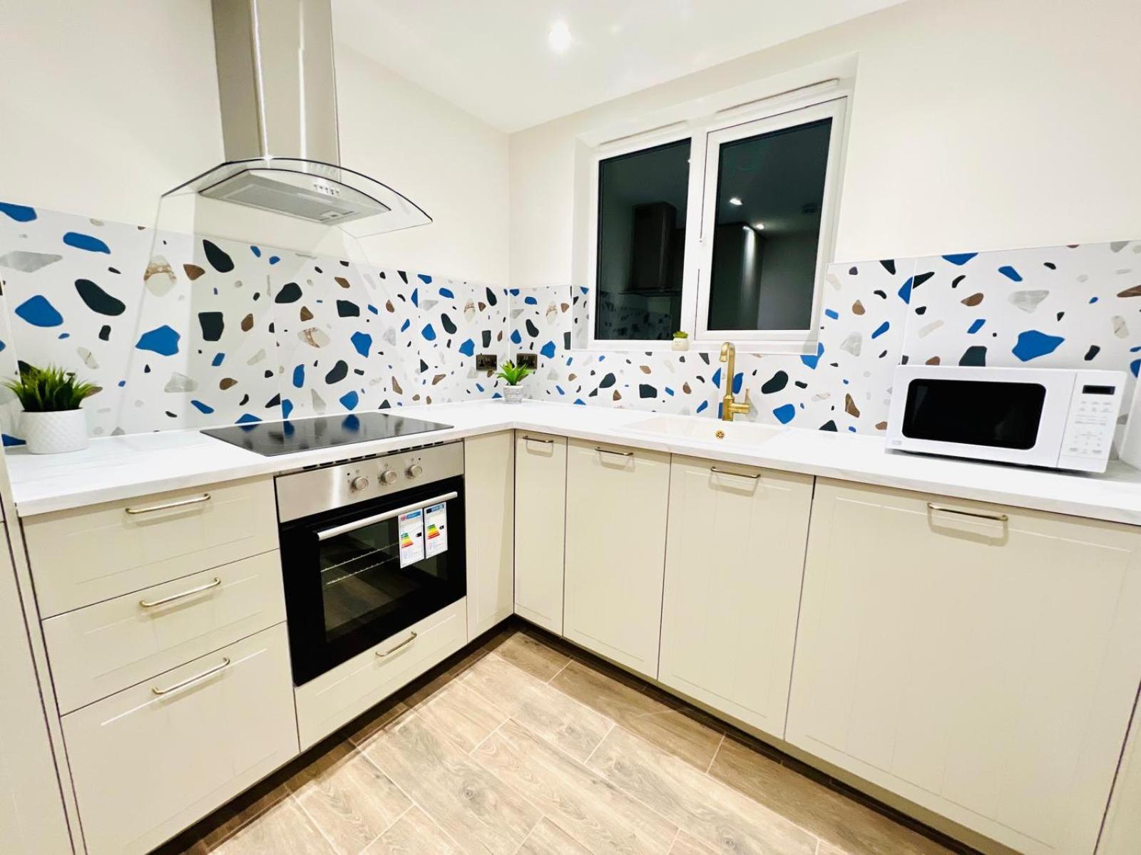 Holly A Mini Great Location For Tourist!!! * London