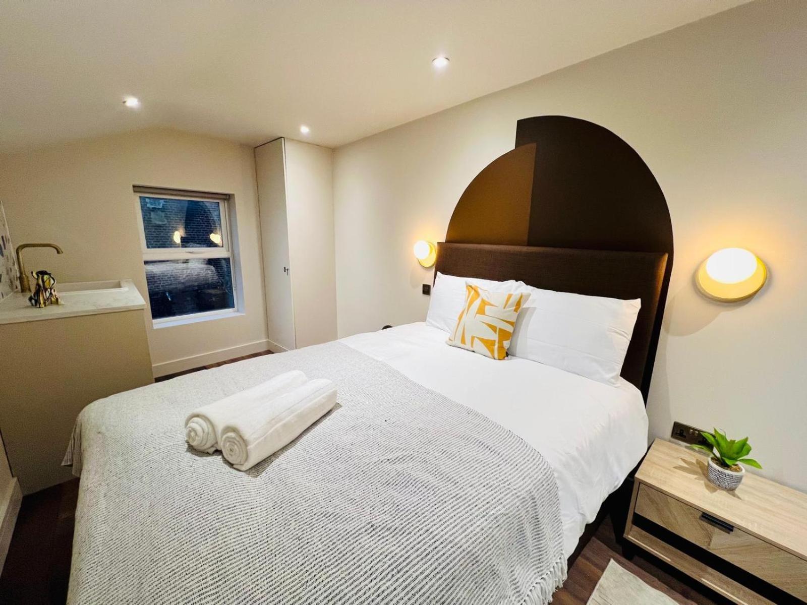 Pensionat Holly A Mini Great Location For Tourist!!!