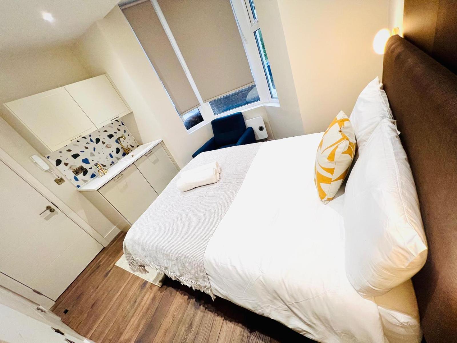 Holly A Mini Great Location For Tourist!!! Pensionat London
