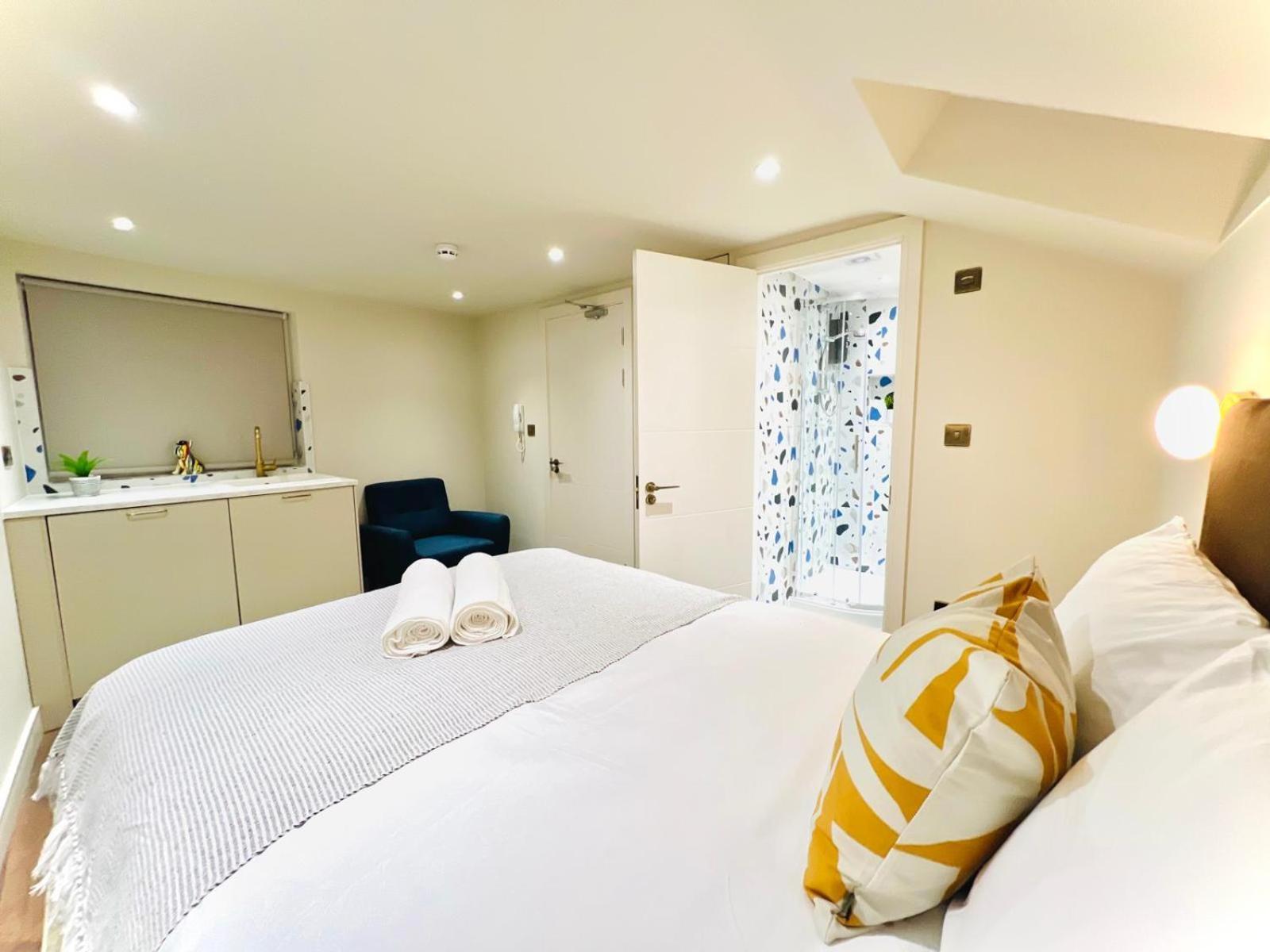 Holly A Mini Great Location For Tourist!!! Pensionat