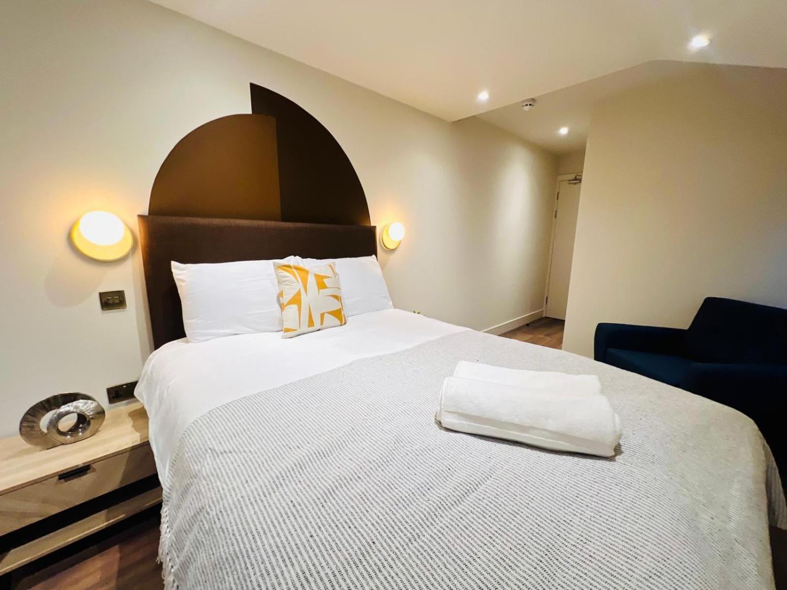 Holly A Mini Great Location For Tourist!!! Pensionat London
