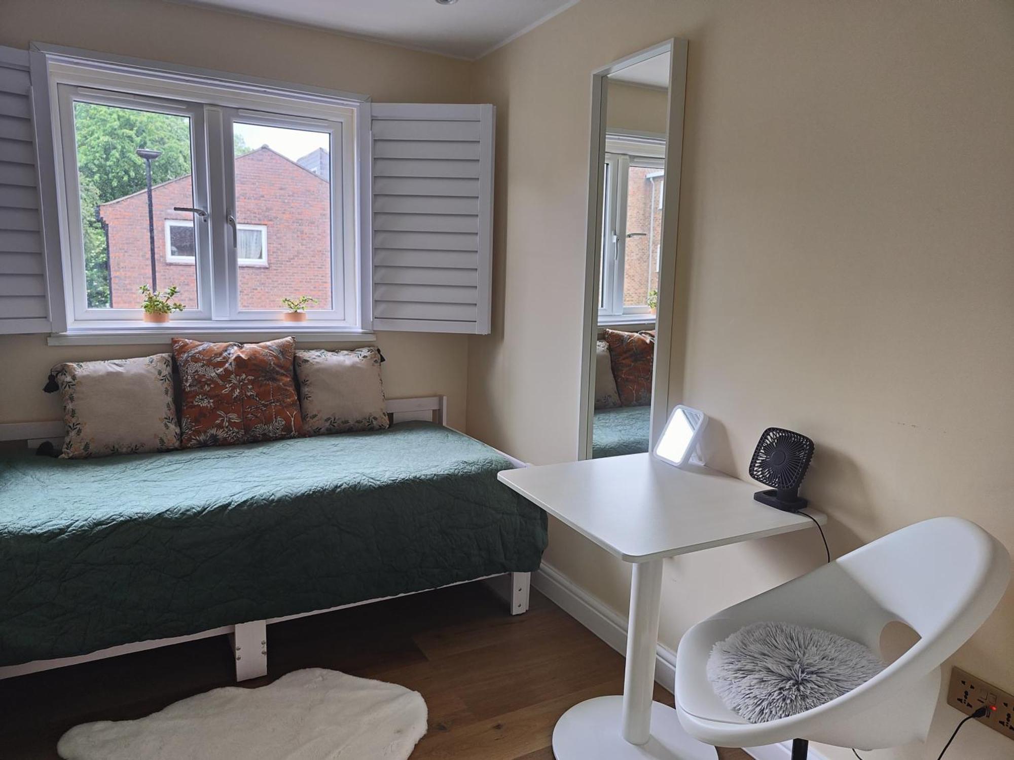 Clifton House O2 & Excel With Private Bathroom And Breakfast Option Bed & Breakfast London