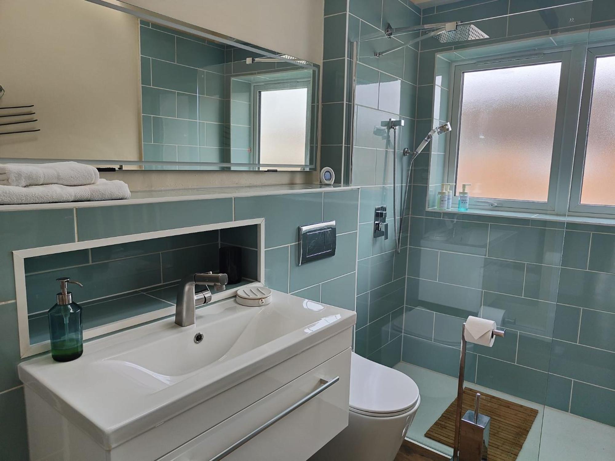 Clifton House O2 & Excel With Private Bathroom And Breakfast Option * London