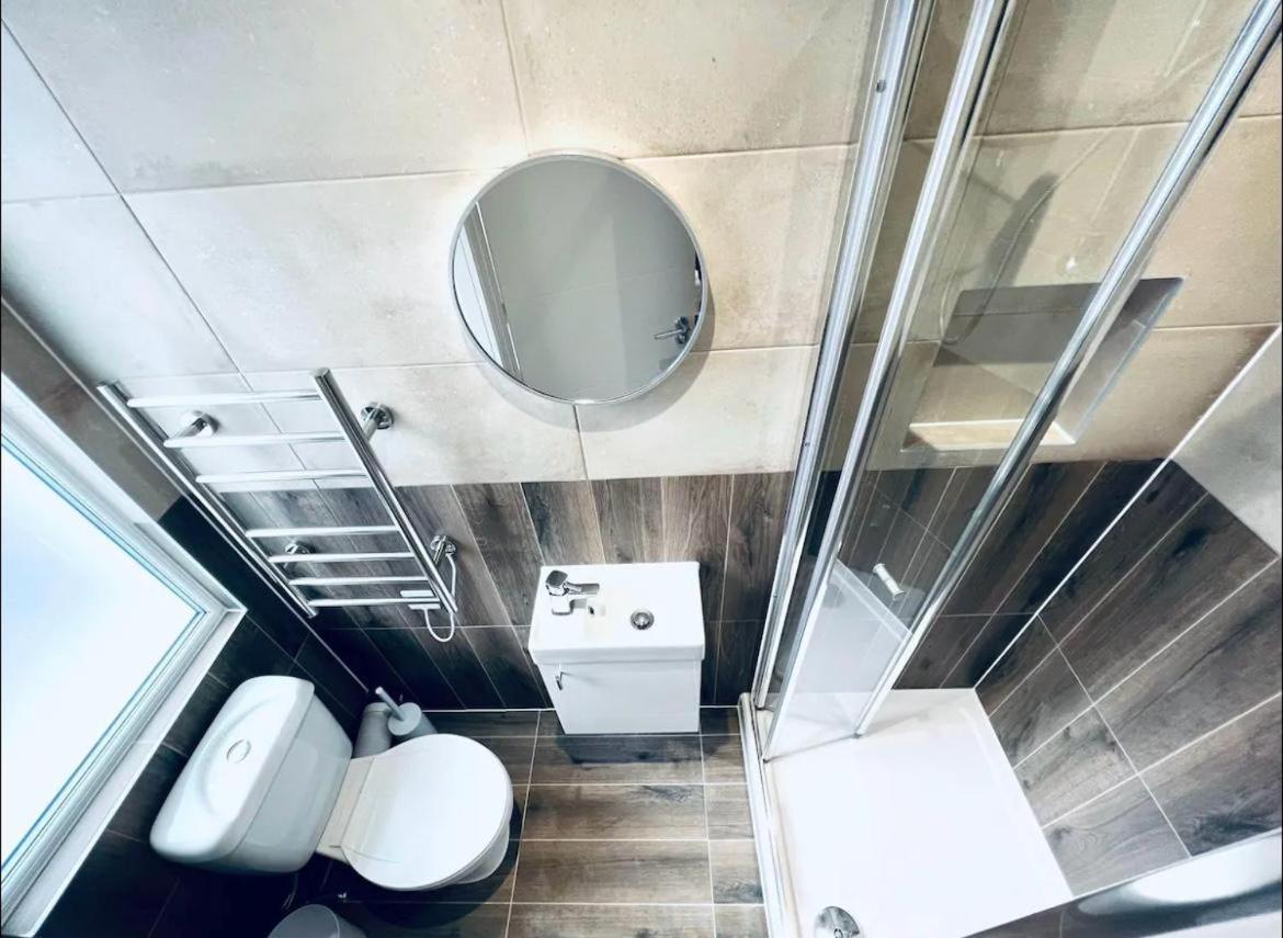 South Charming Ensuite Look Like Designer Leilighetshoteller *
