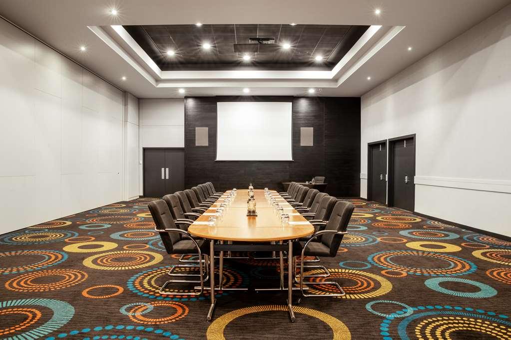 Radisson Red Heathrow *