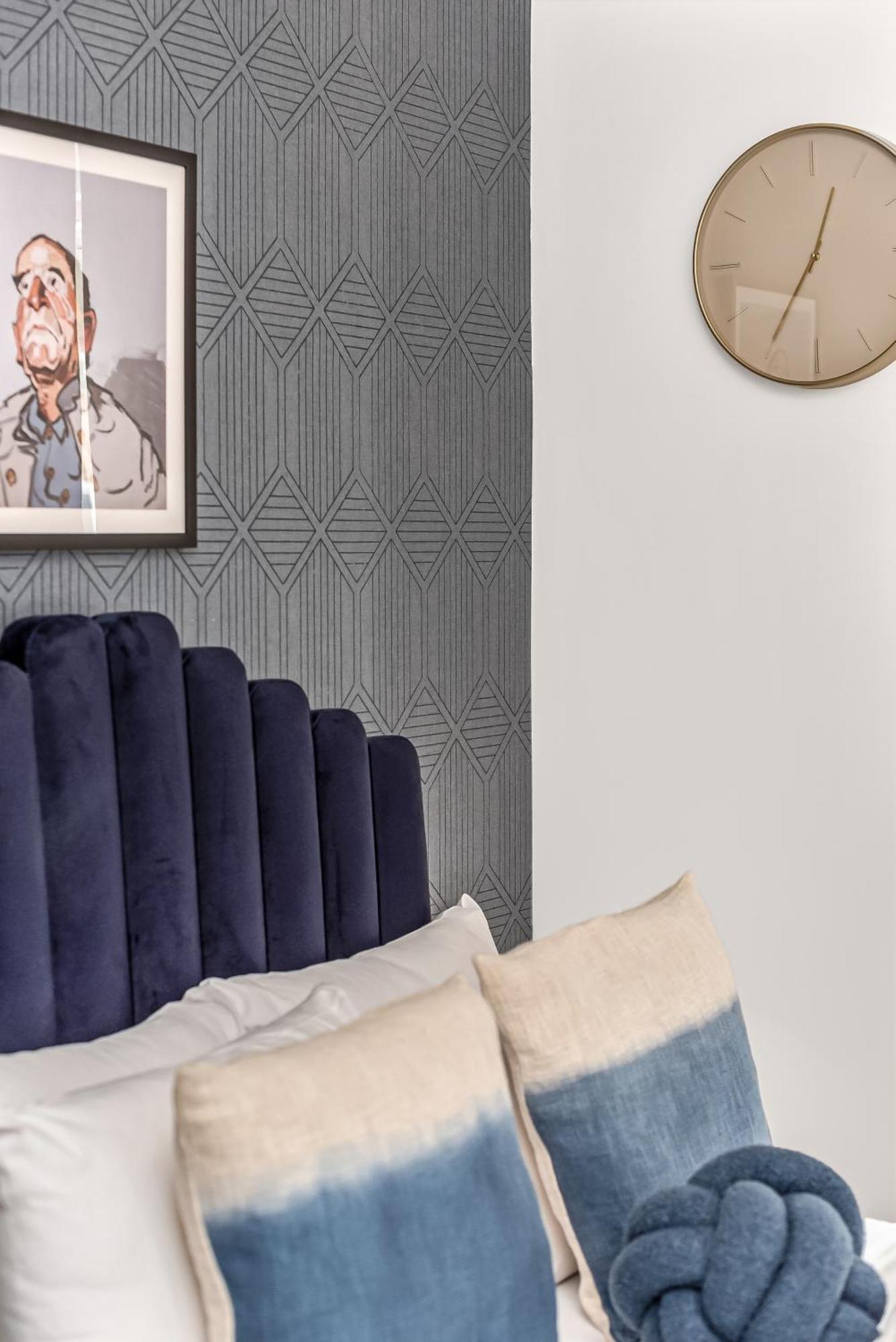 Urban Elegance Luxury Living With Kitchenette Lägenhet London