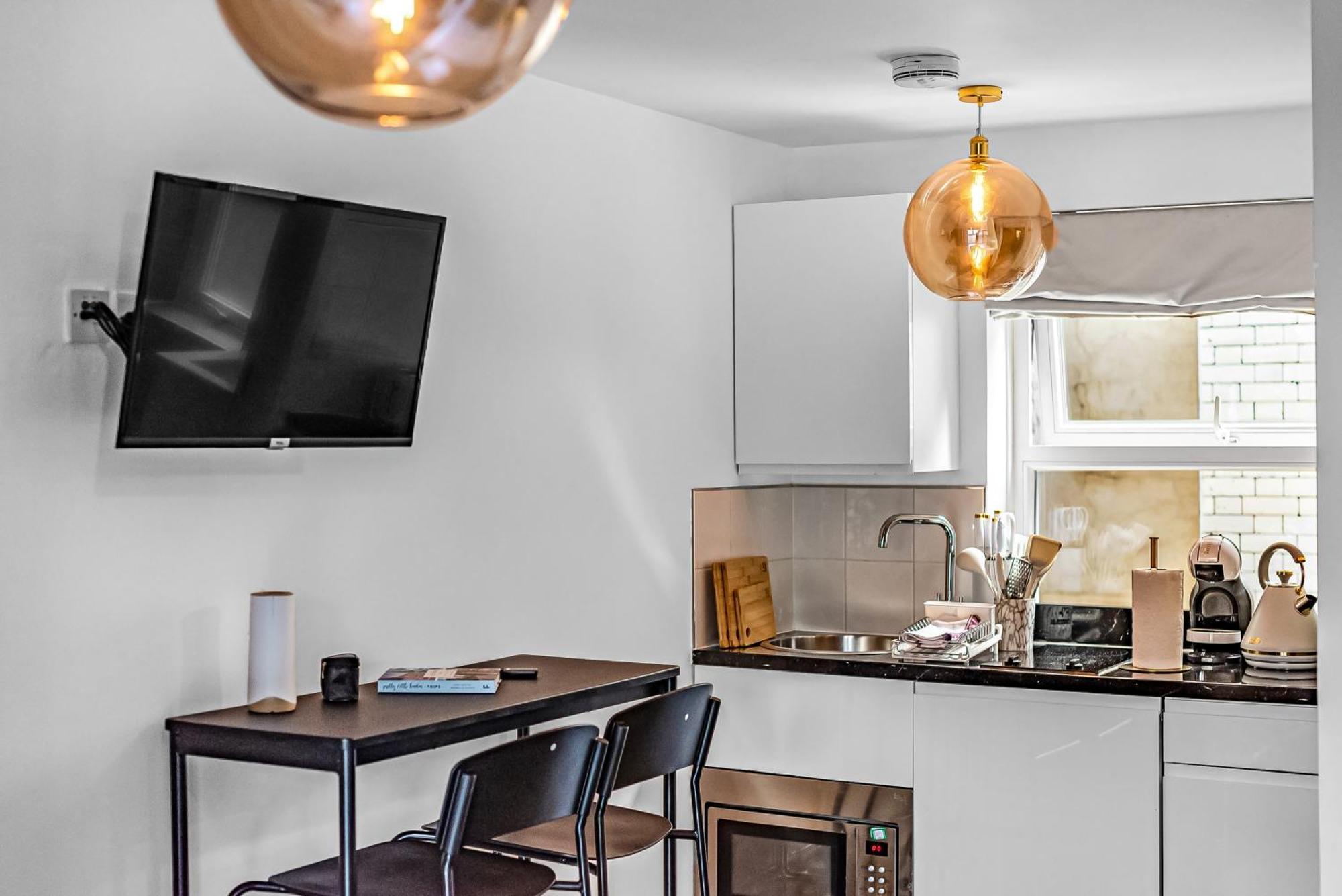 Urban Elegance Luxury Living With Kitchenette Lägenhet *