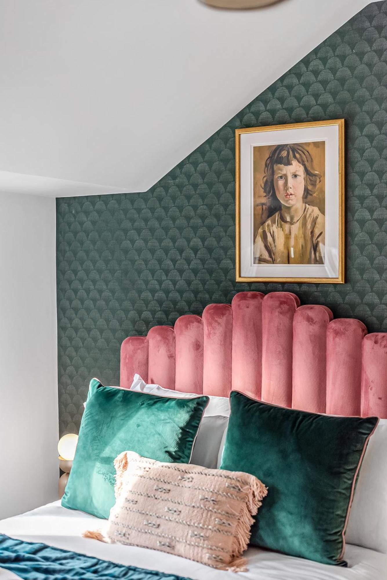 Urban Elegance Luxury Living With Kitchenette Lägenhet London