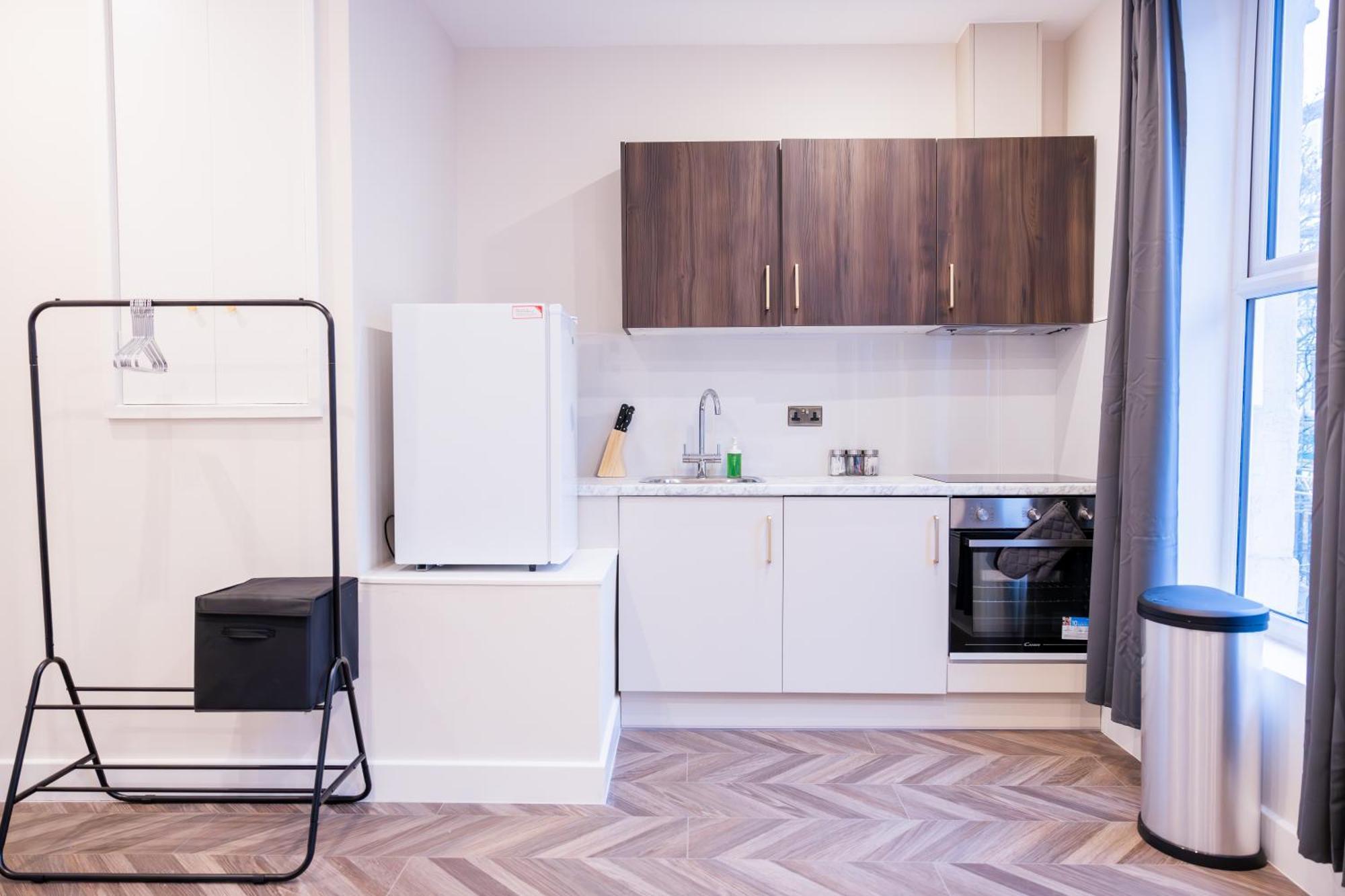 Pillo - Chelsea Aparthotel Londra