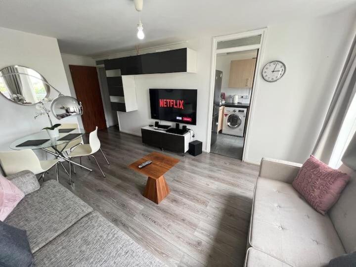 1 Bedroom In Woolwich With Free Parking Appartement