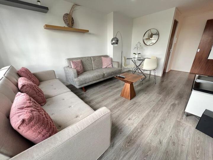1 Bedroom In Woolwich With Free Parking Appartement *